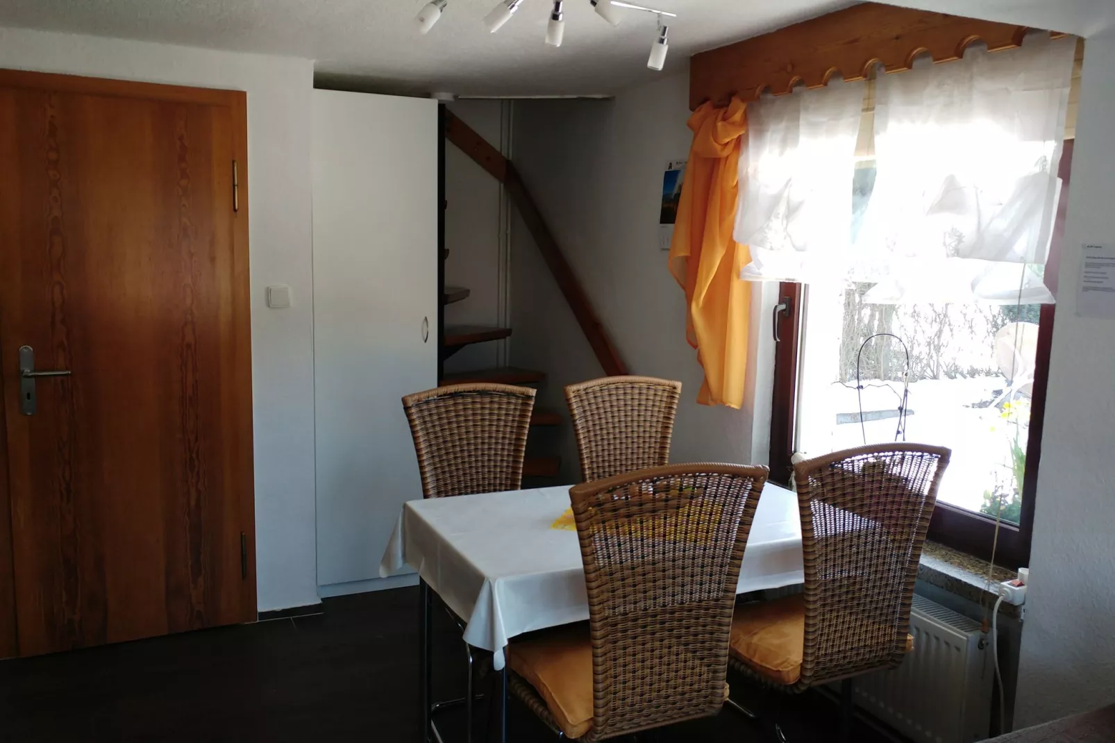 Alice-Dining room