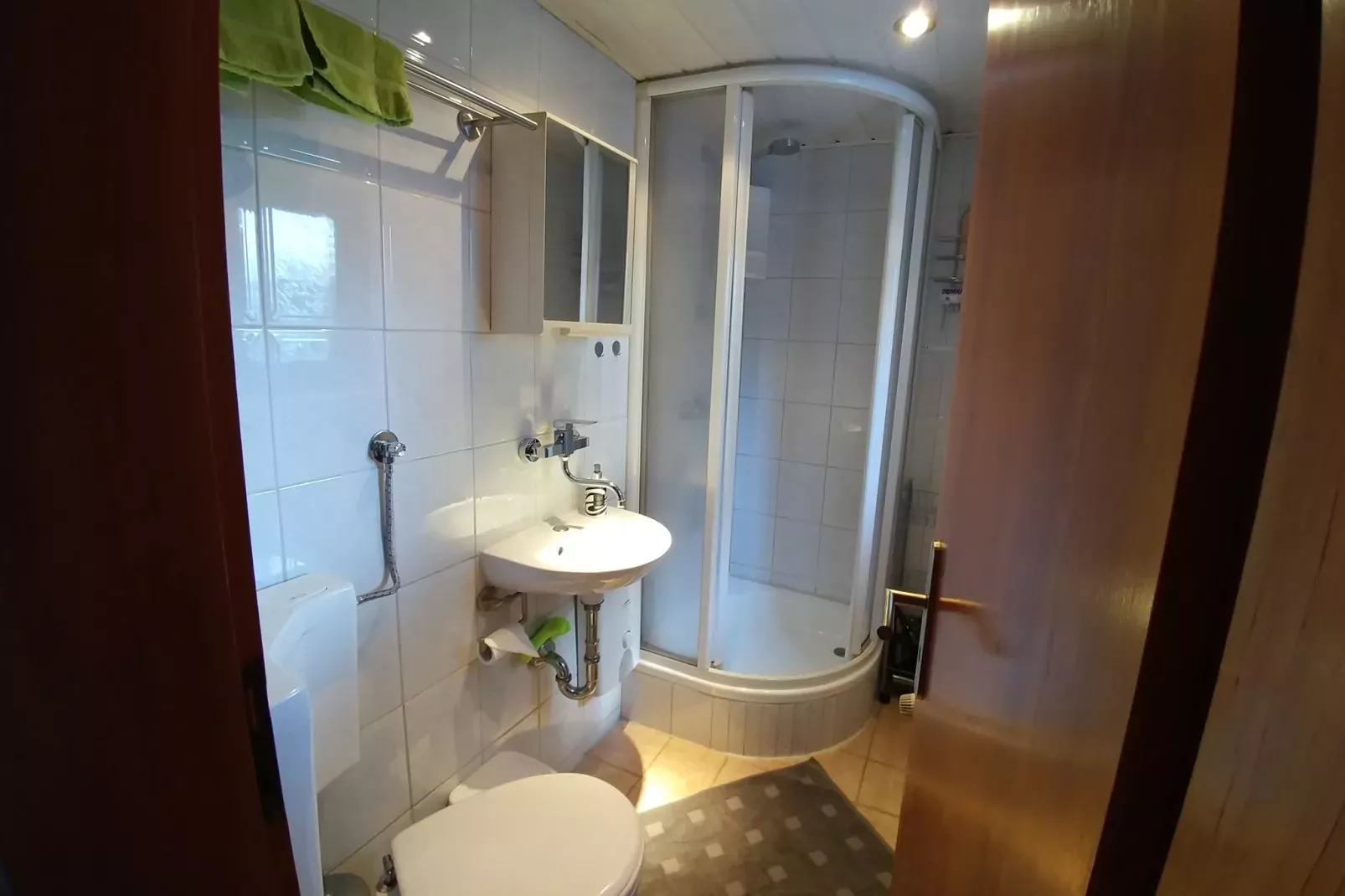 Alice-Bathroom