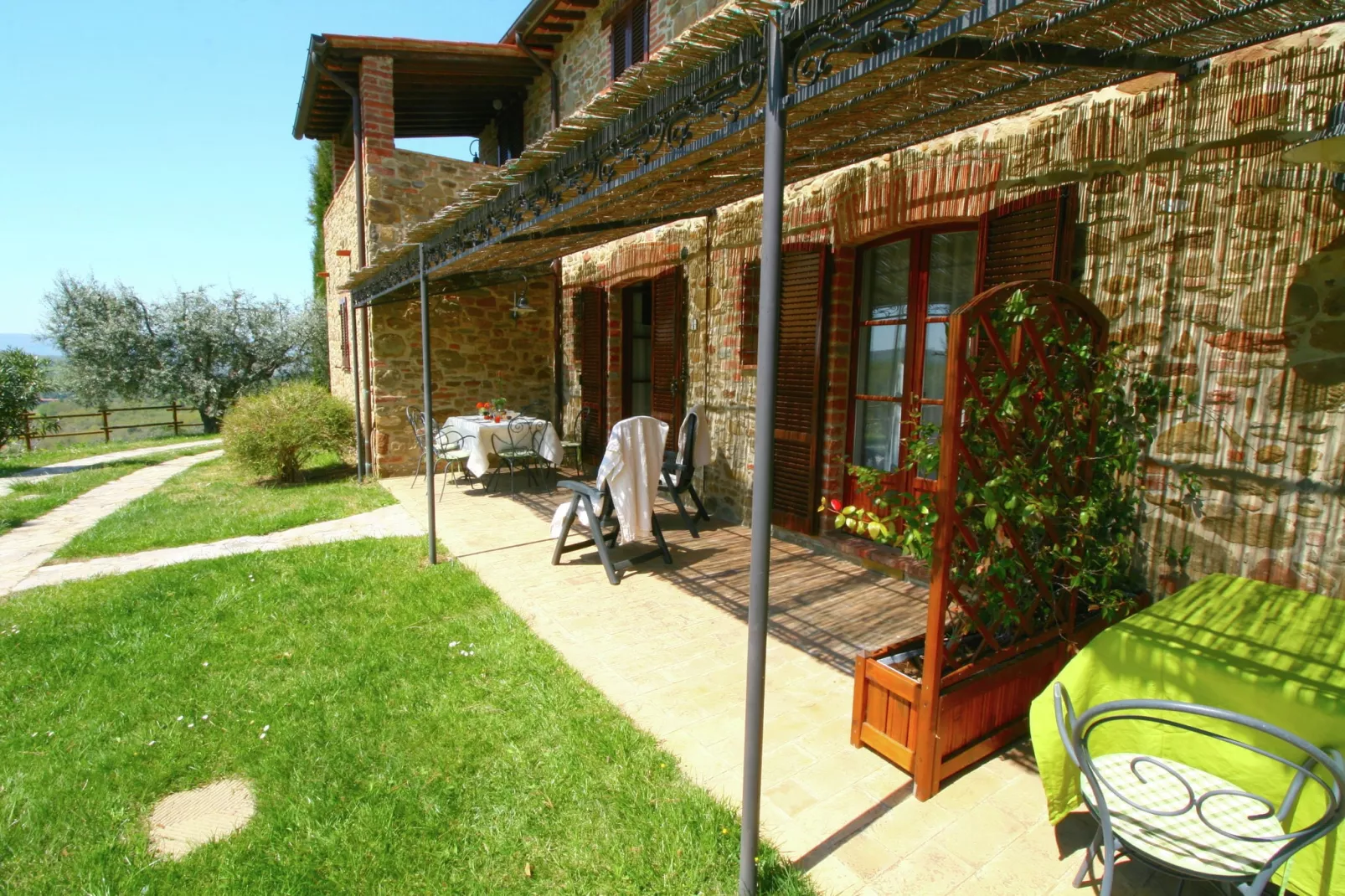Cipresso-Exterior summer