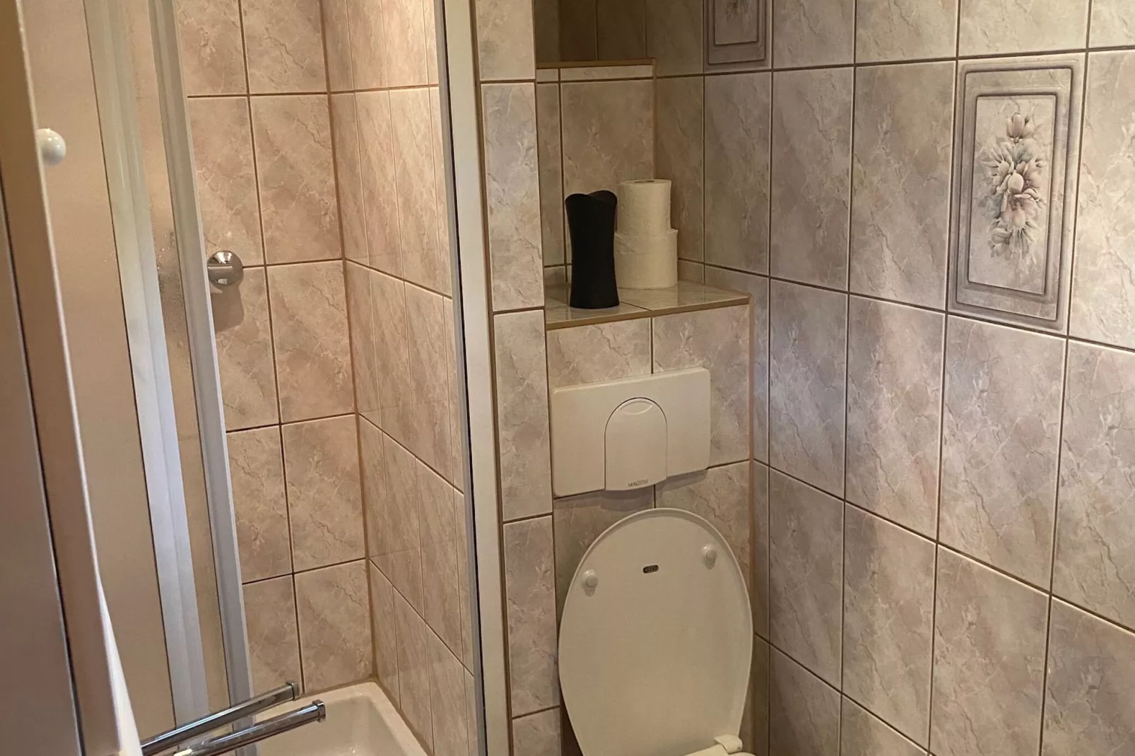 Dorothea-Bathroom