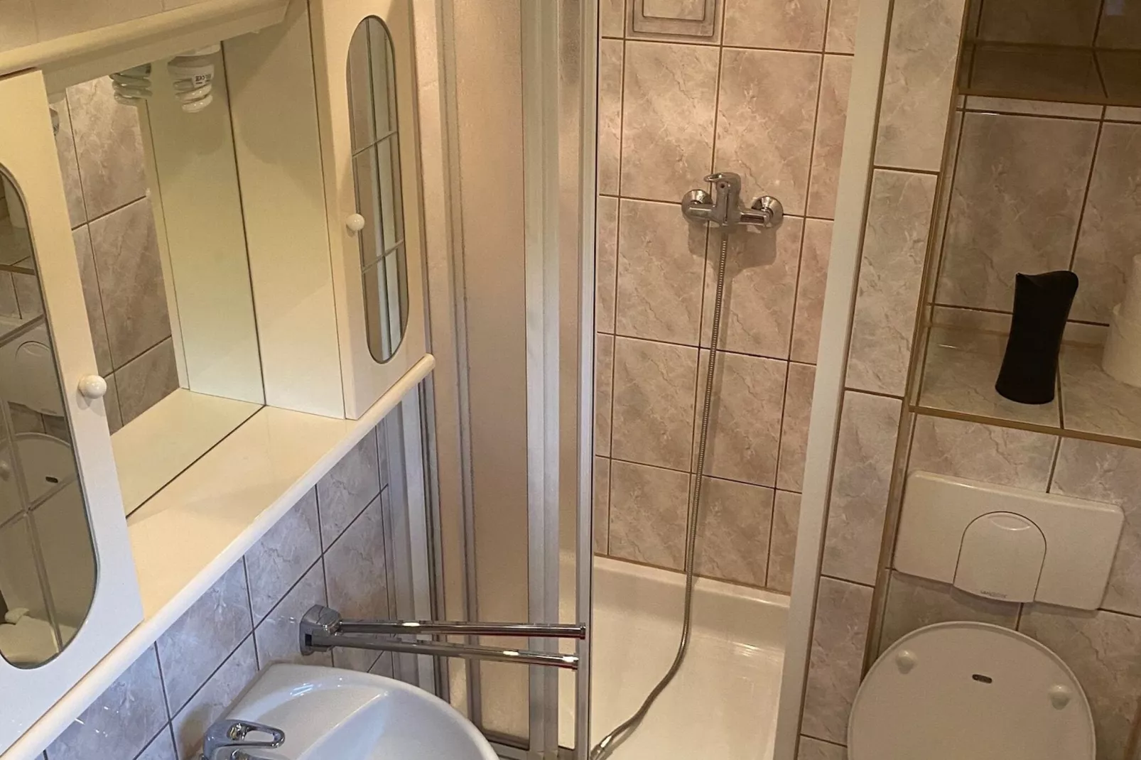 Dorothea-Bathroom