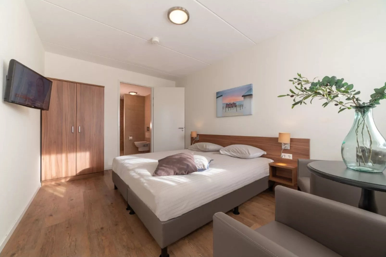 Charming Beveland-Bedroom