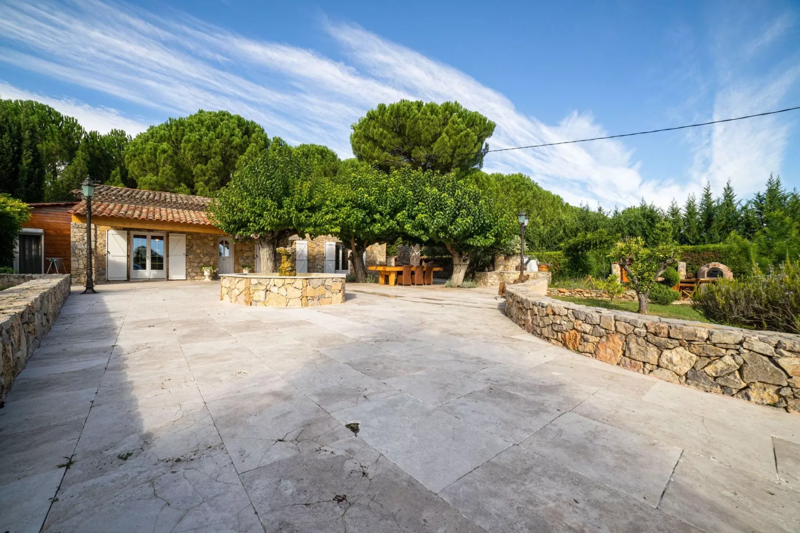 Villa Les Arcs sur Argens-Exterior summer