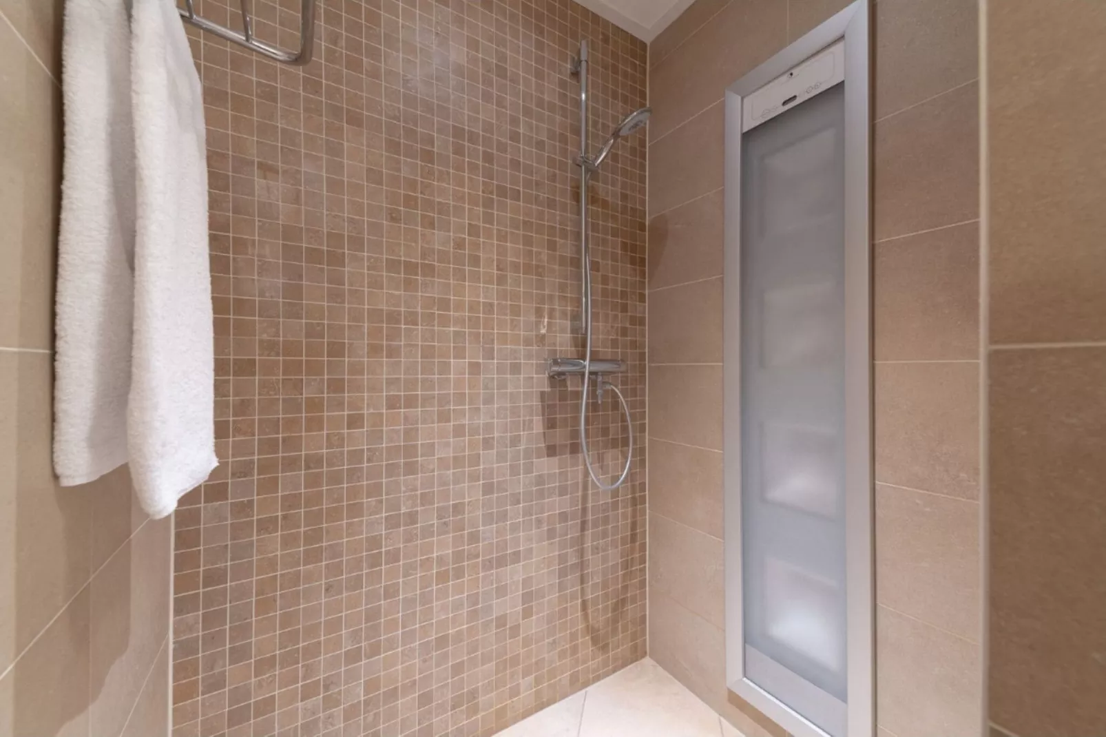 Charming Beveland-Bathroom