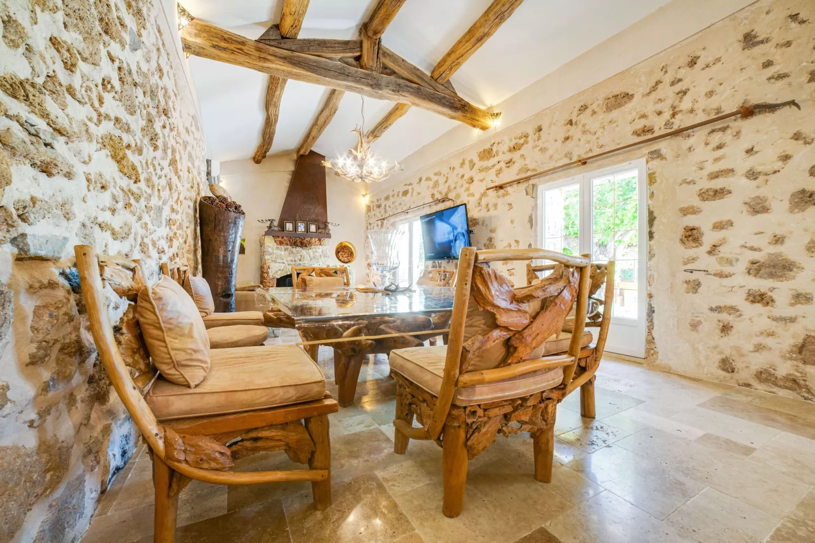 Villa Les Arcs sur Argens-Dining room