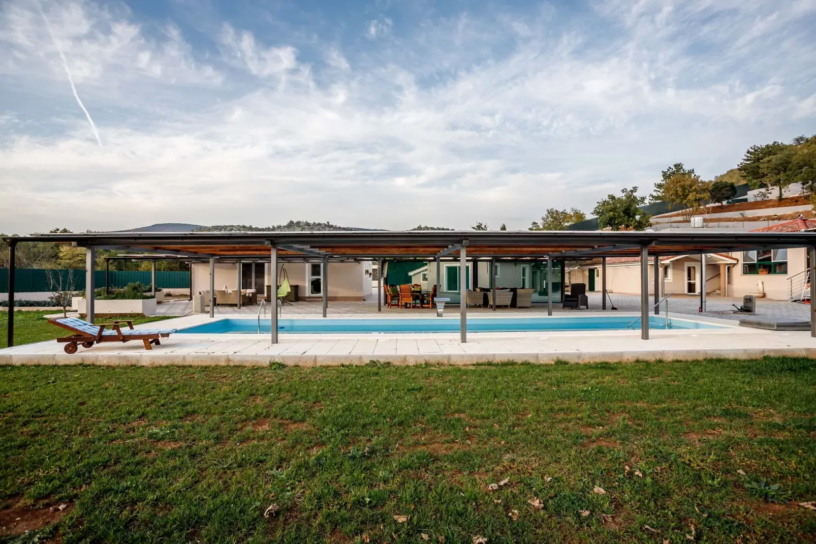 House Torine-Gardens summer