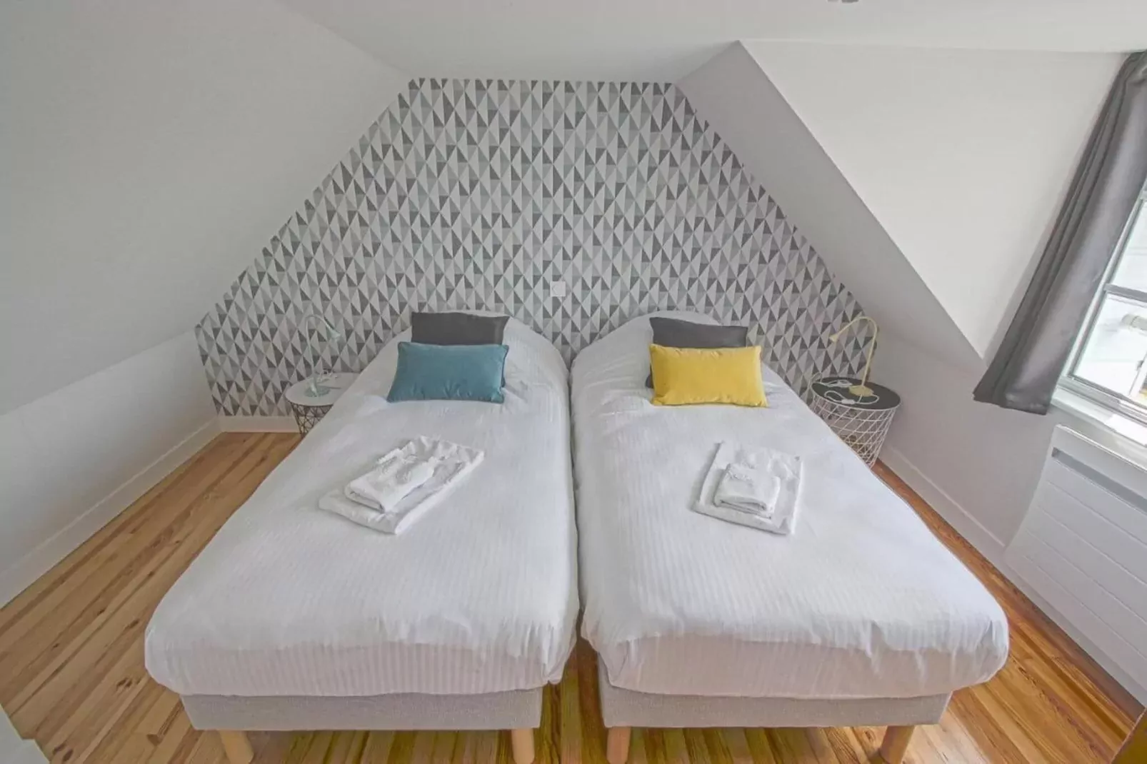 LA MAISON BLEUE/ TAILLEPIED-Bedroom