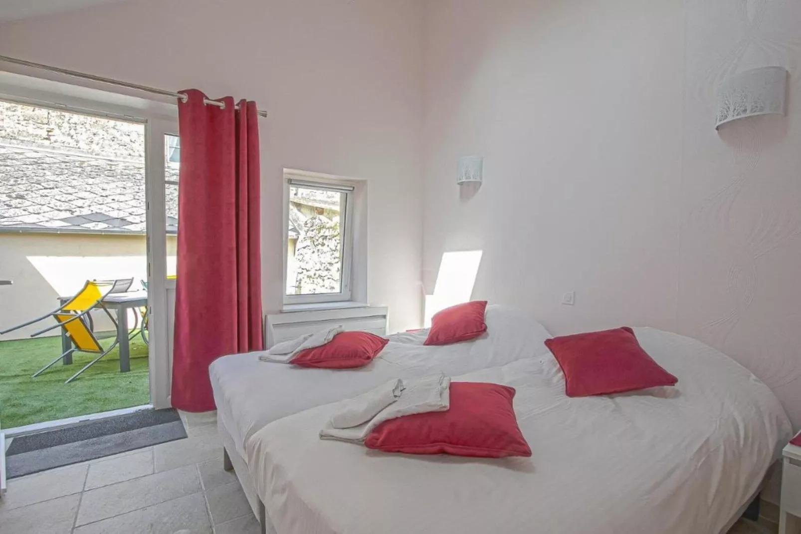 LA MAISON BLEUE/ TAILLEPIED-Bedroom