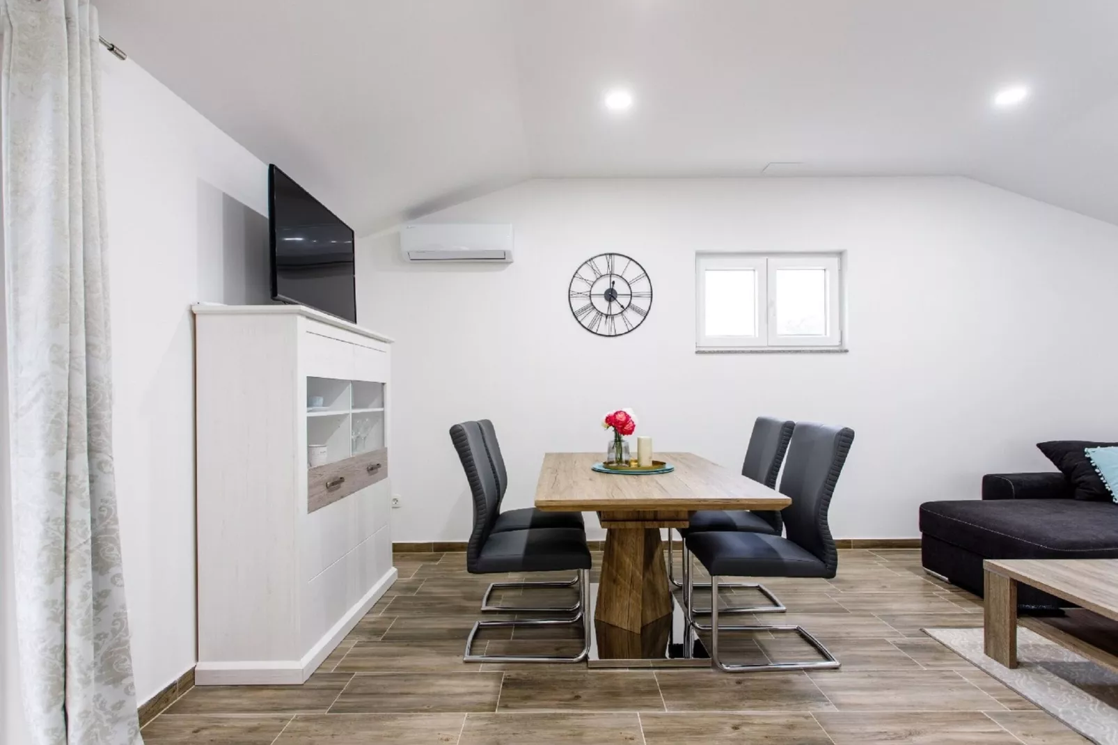 House Torine-Dining room