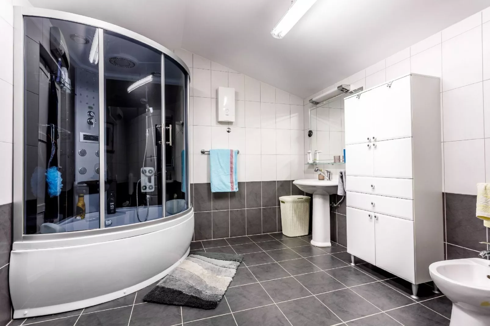 House Torine-Bathroom