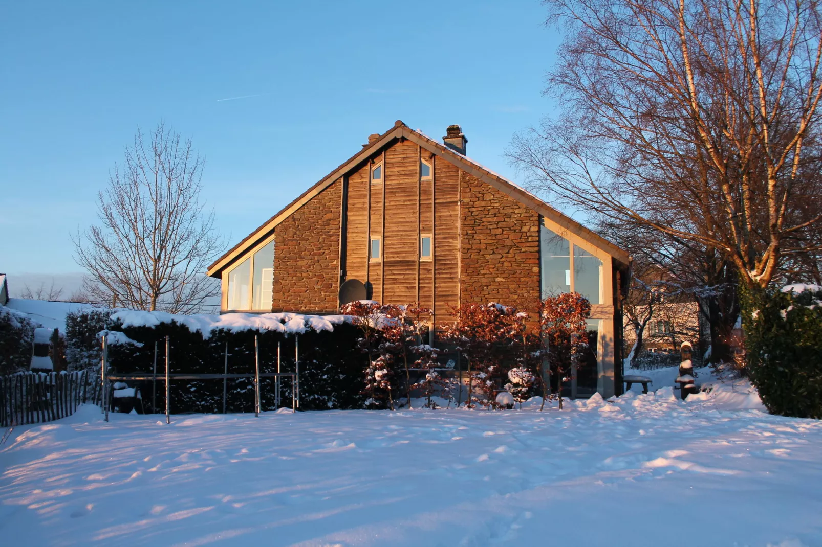 Le Goût du Bonheur-Exterior winter