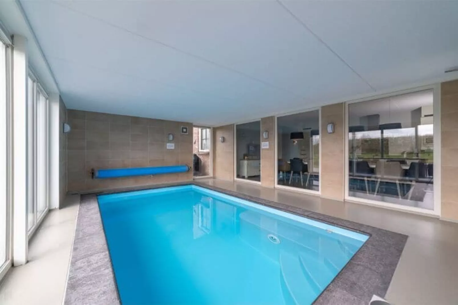 Luxe Beveland met Zwembad-Pool