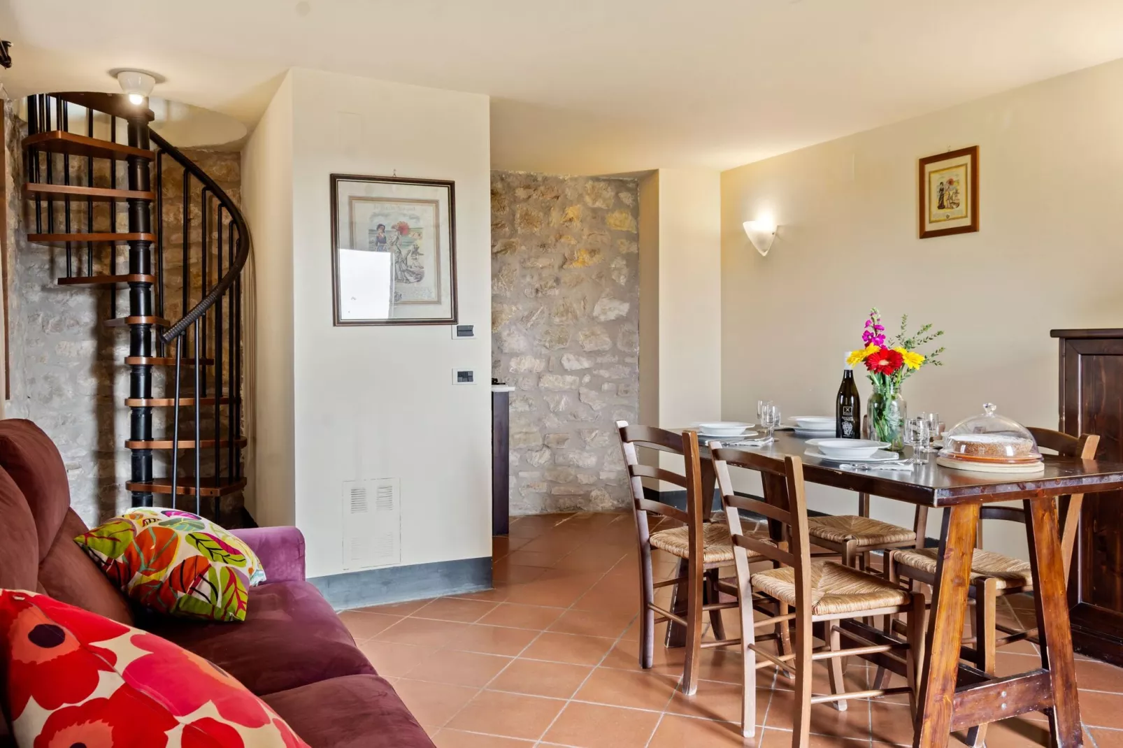 Bilocale su due Piani-Dining room