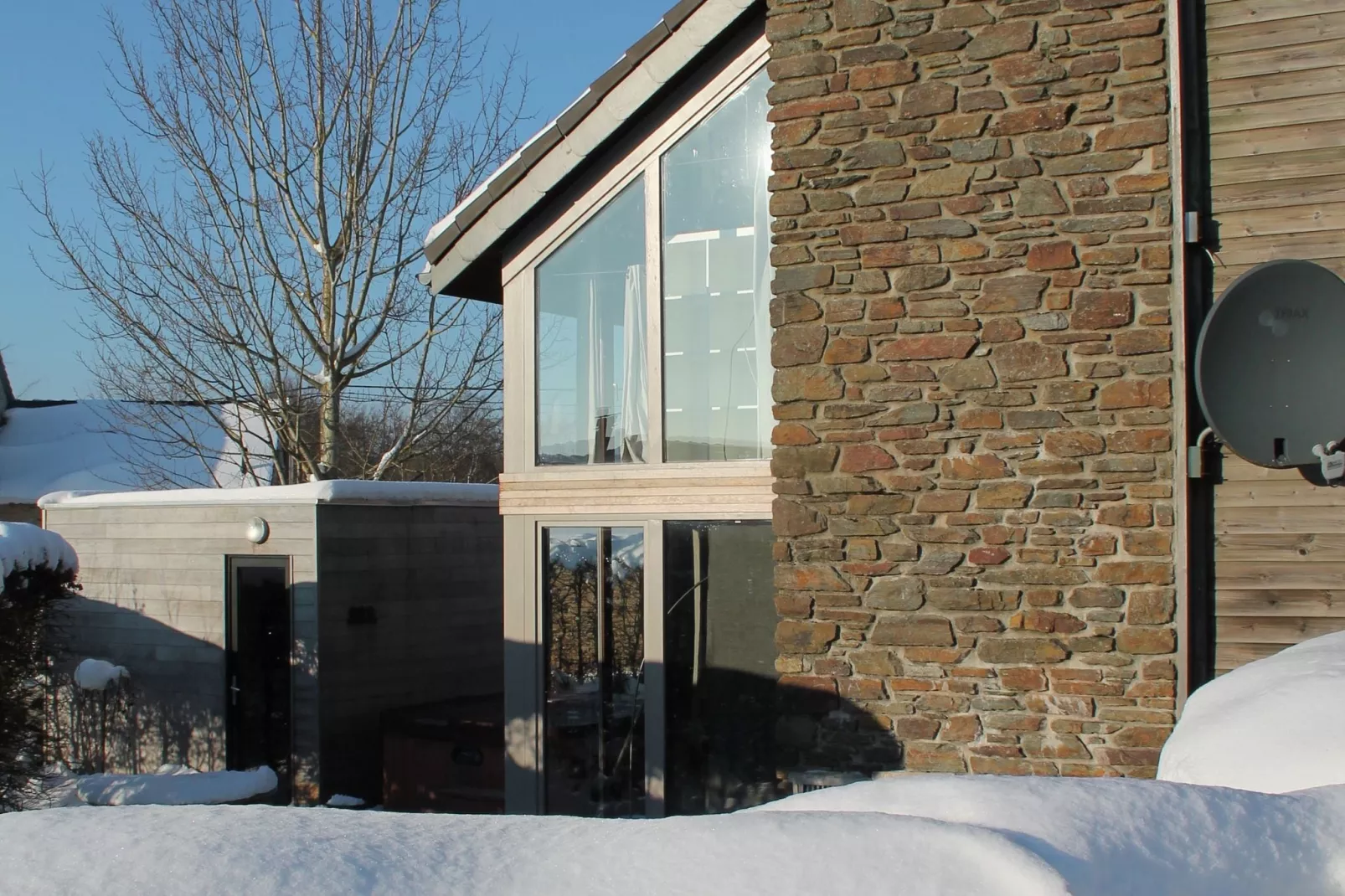Le Goût du Bonheur-View winter