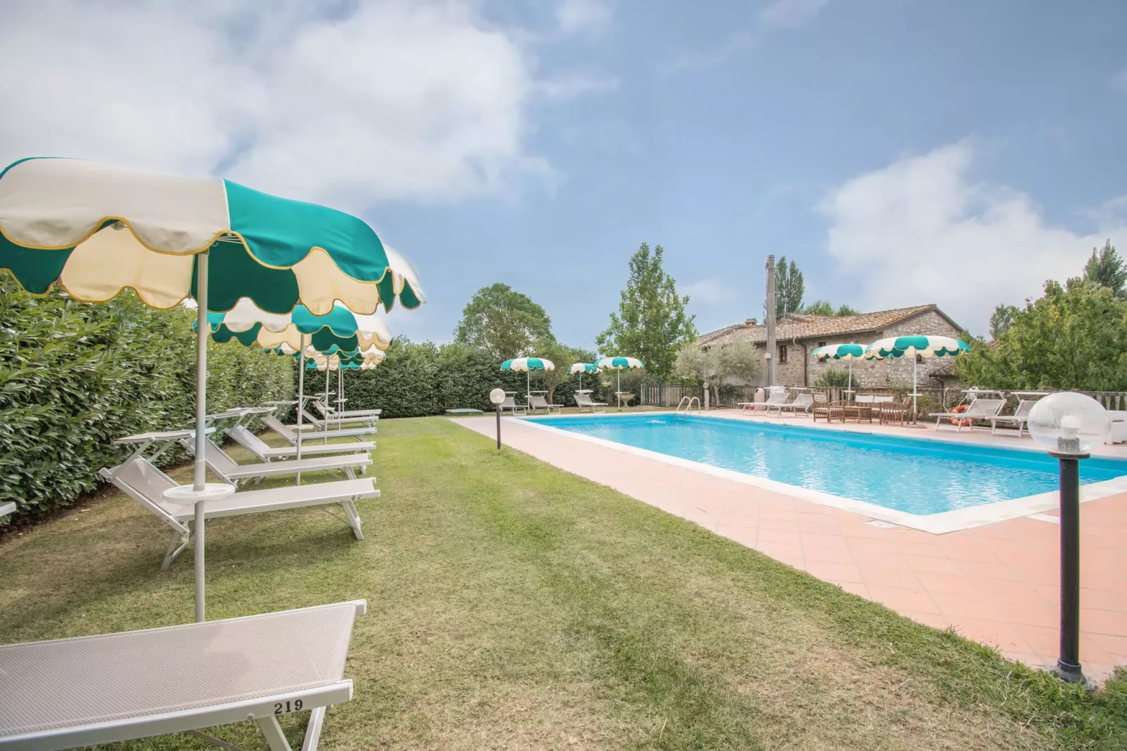 Bilocale su due Piani-Pool