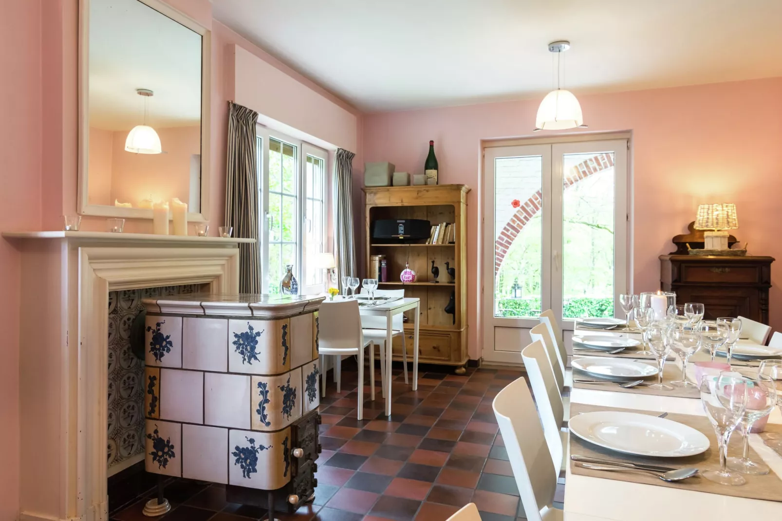 Au Lit de la Canelle-Dining room