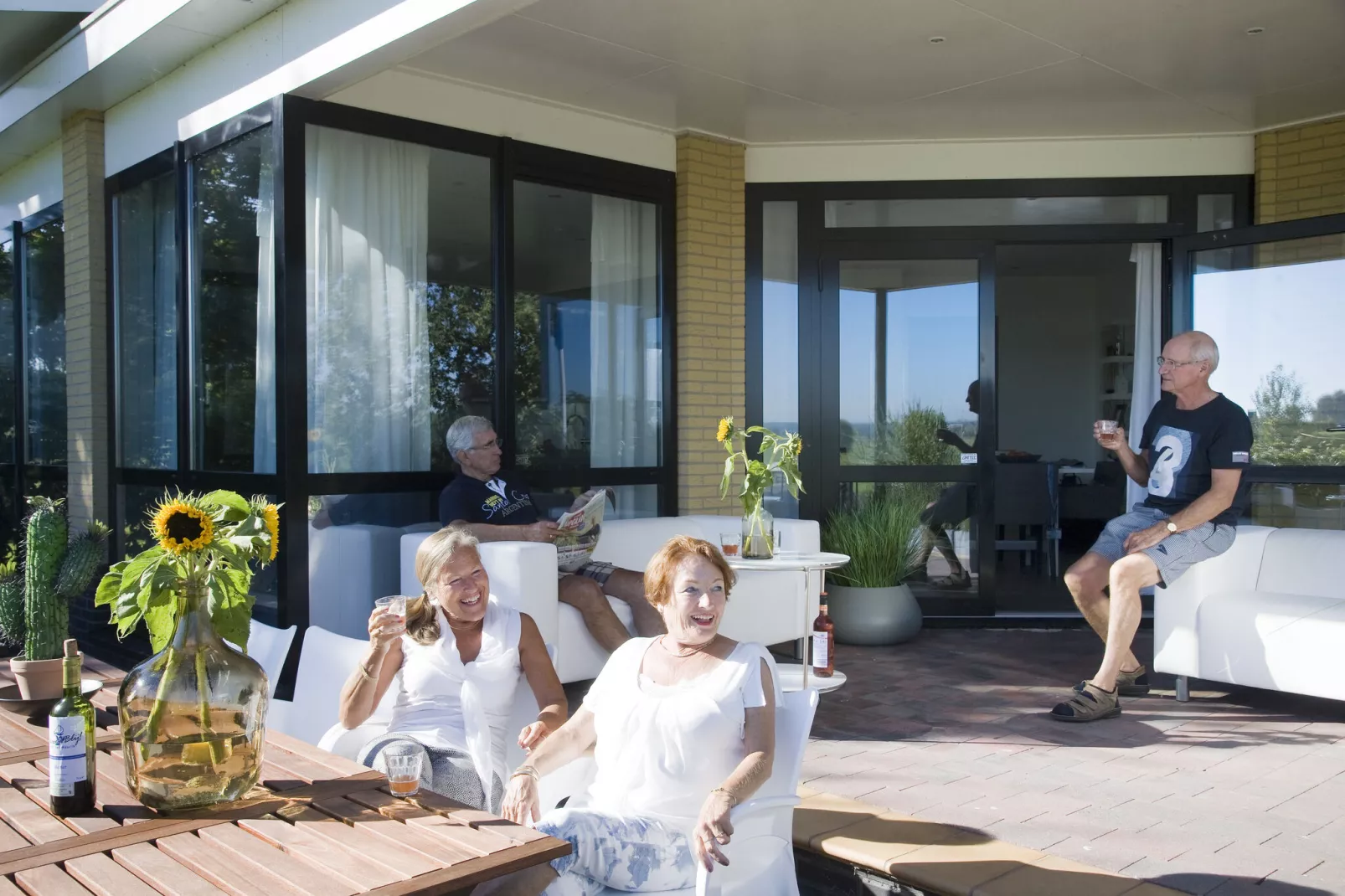 Vakantiepark Eiland van Maurik 6-Terrace balcony