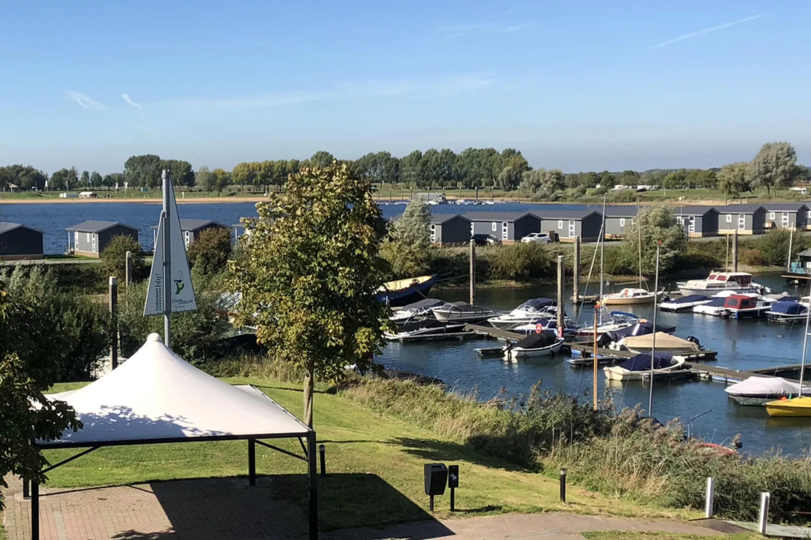 Vakantiepark Eiland van Maurik 6-View summer