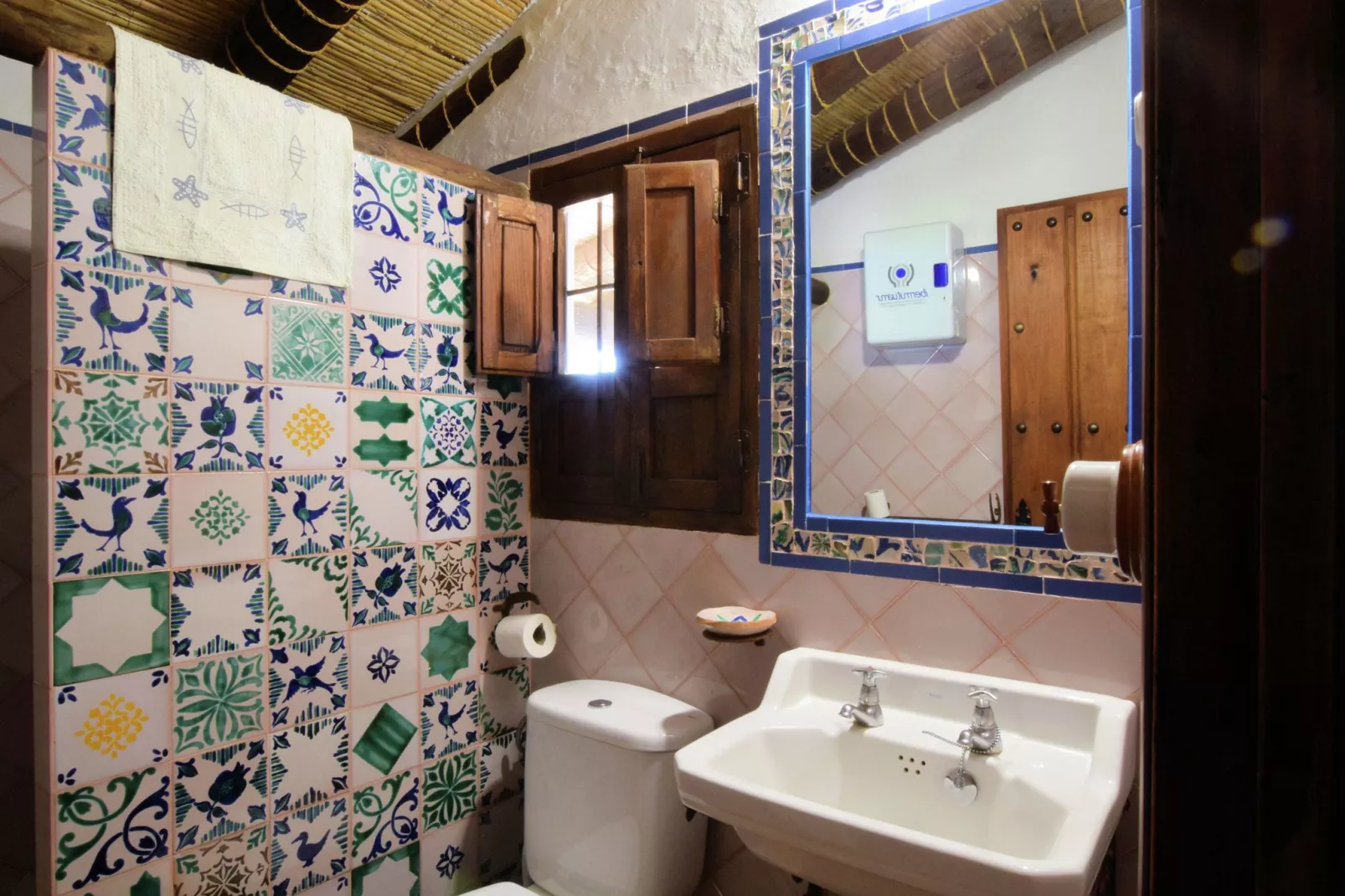 Cortijo El Morron-Bathroom