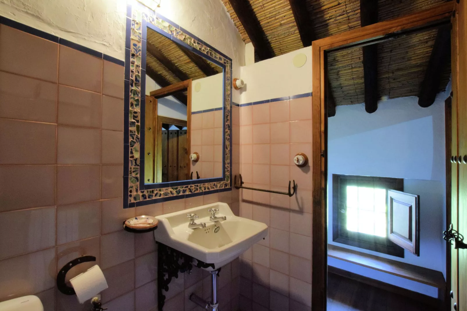 Cortijo El Morron-Bathroom