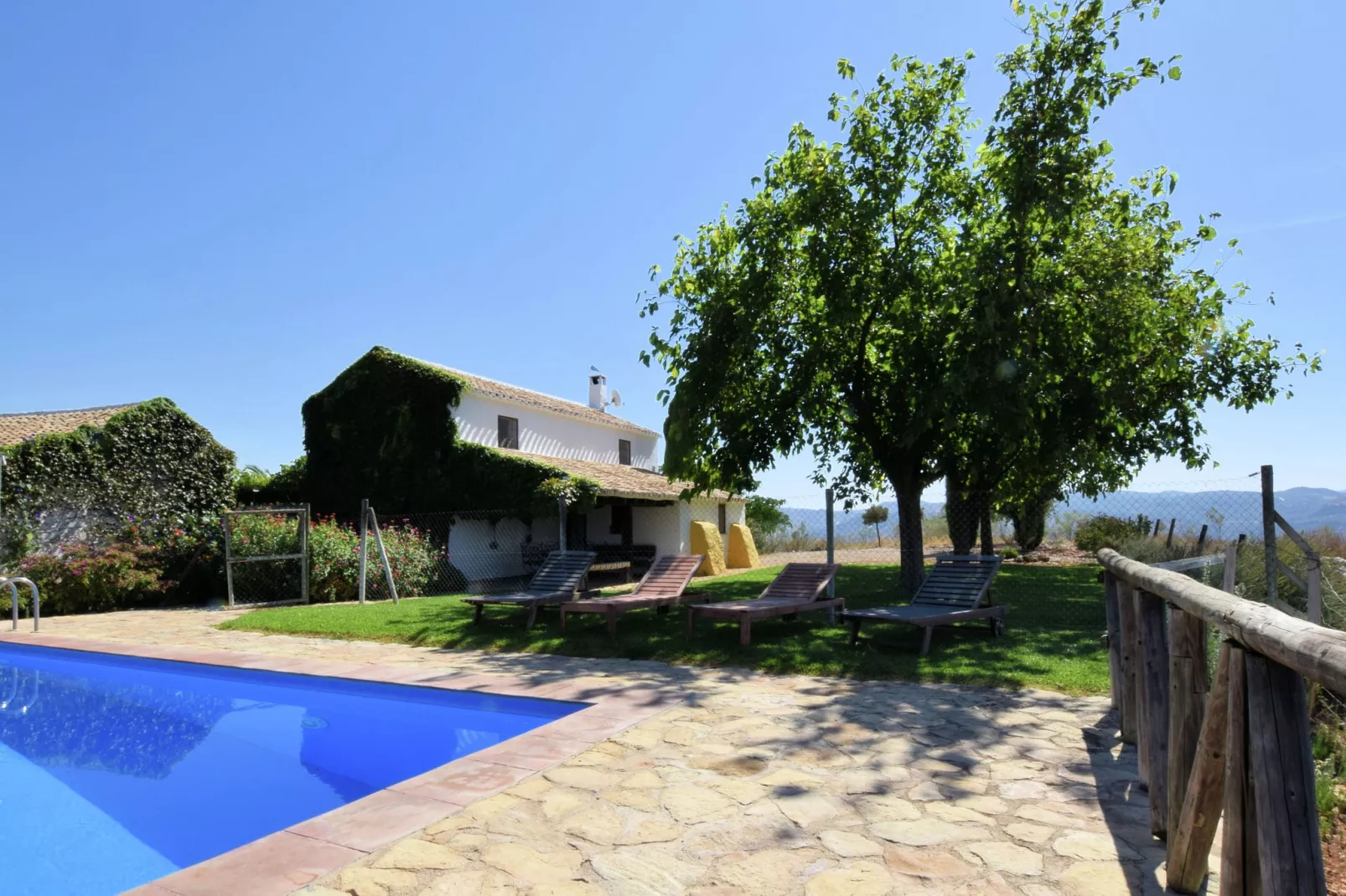 Cortijo El Morron-Gardens summer