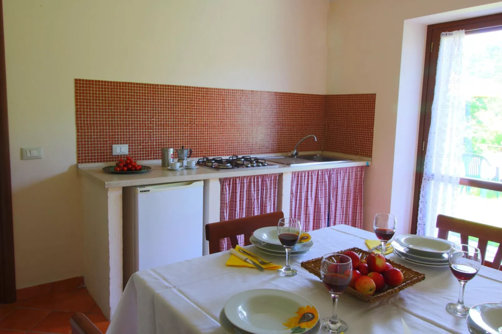 Rosa Cremisi-Kitchen