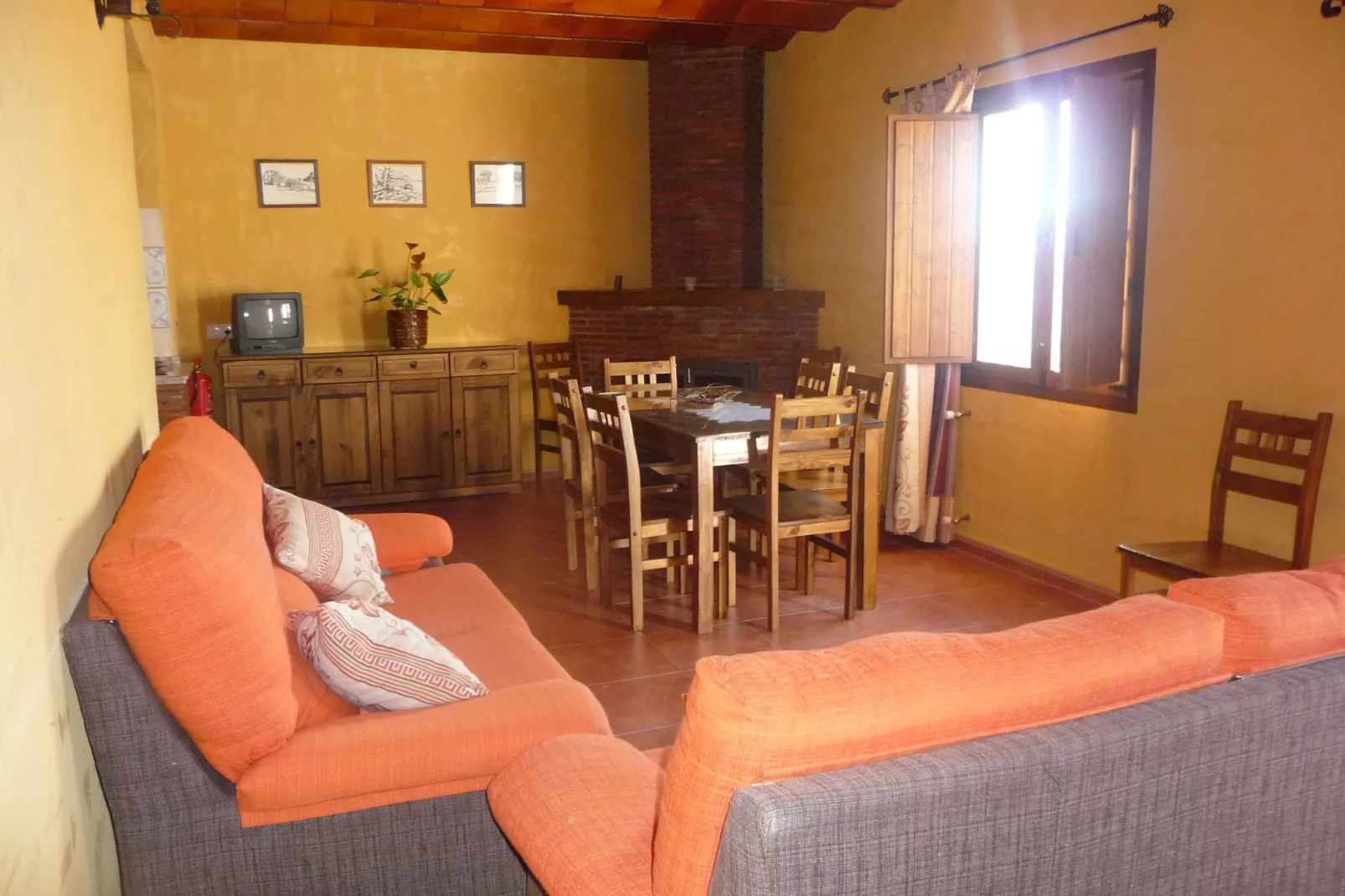 Posada del Silillo-Living room