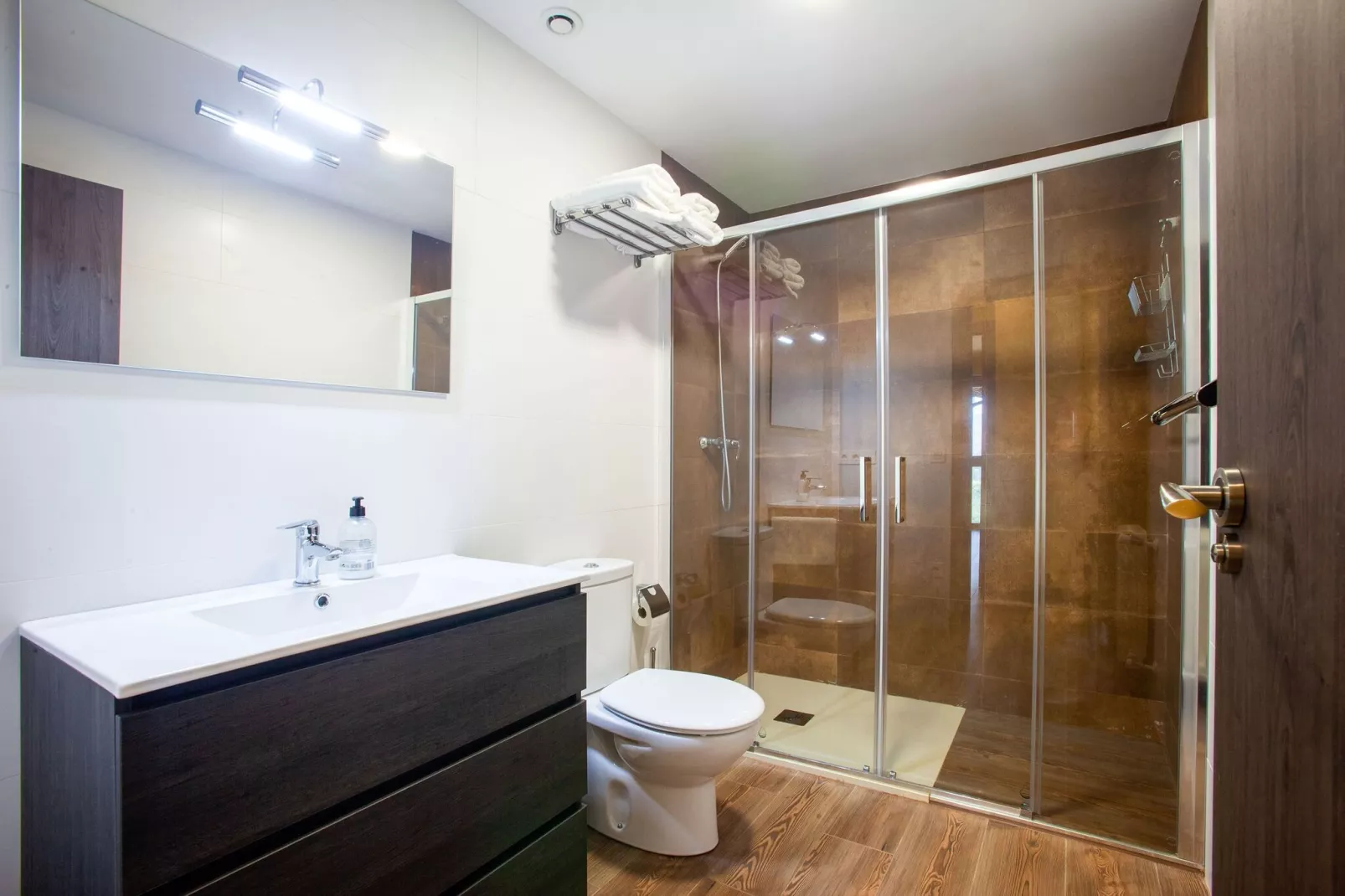 El Fresno-Bathroom