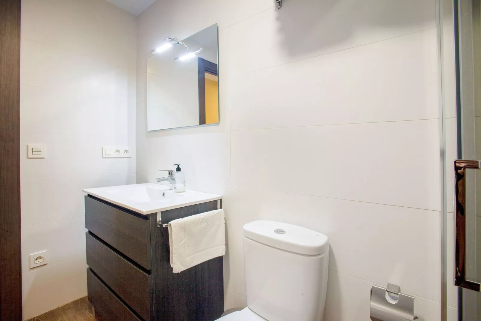 El Fresno-Bathroom