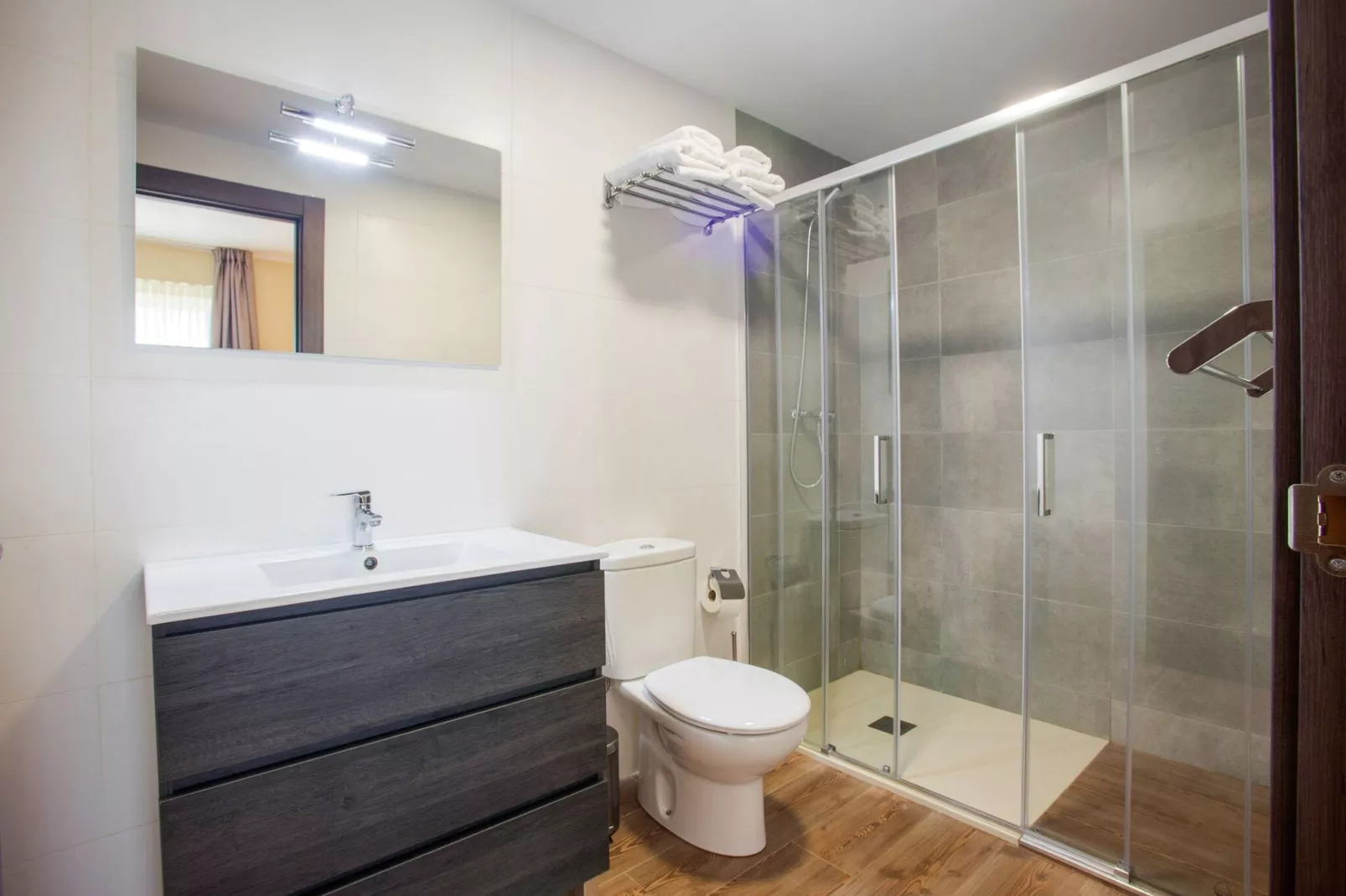 El Fresno-Bathroom