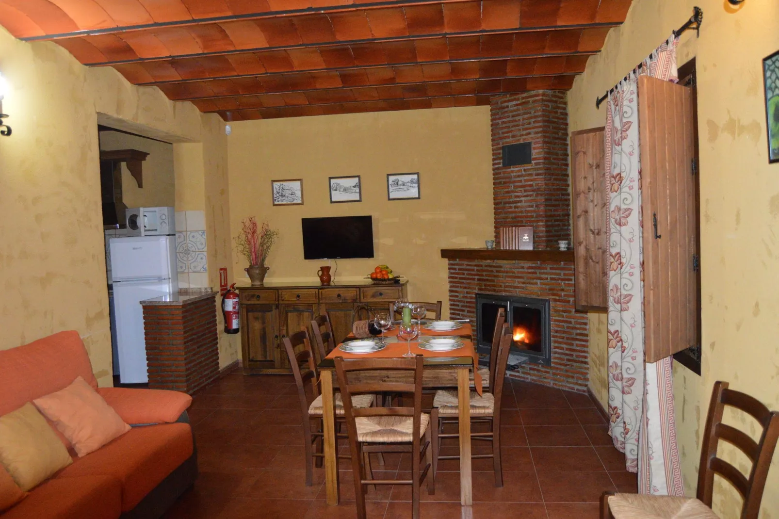 Posada del Silillo-Dining room