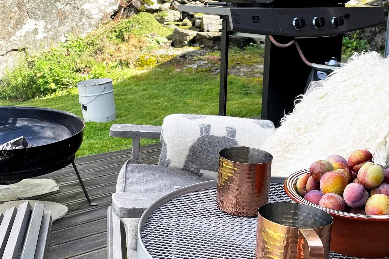 HUS 43357-Outdoor