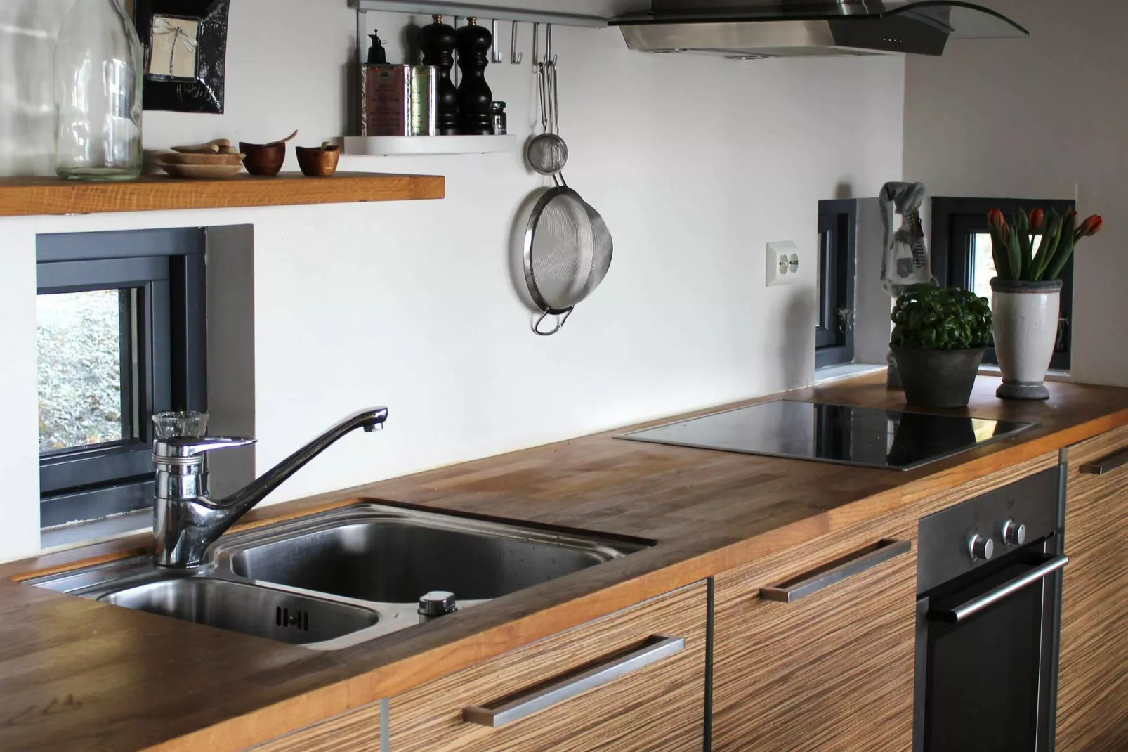 HUS 43357-Indoor