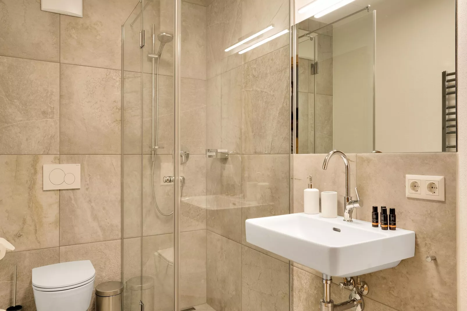 Tauernlodge Krimml 1B-Bathroom