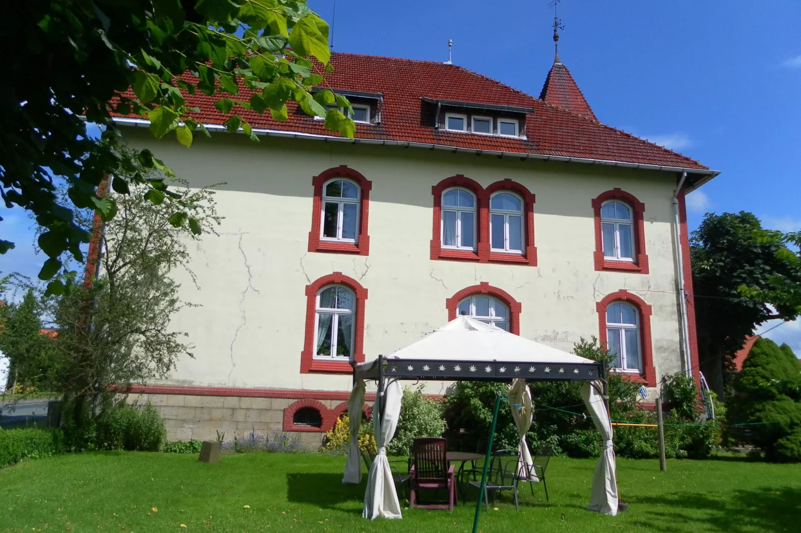 Am Ferienhof-Gardens in summer