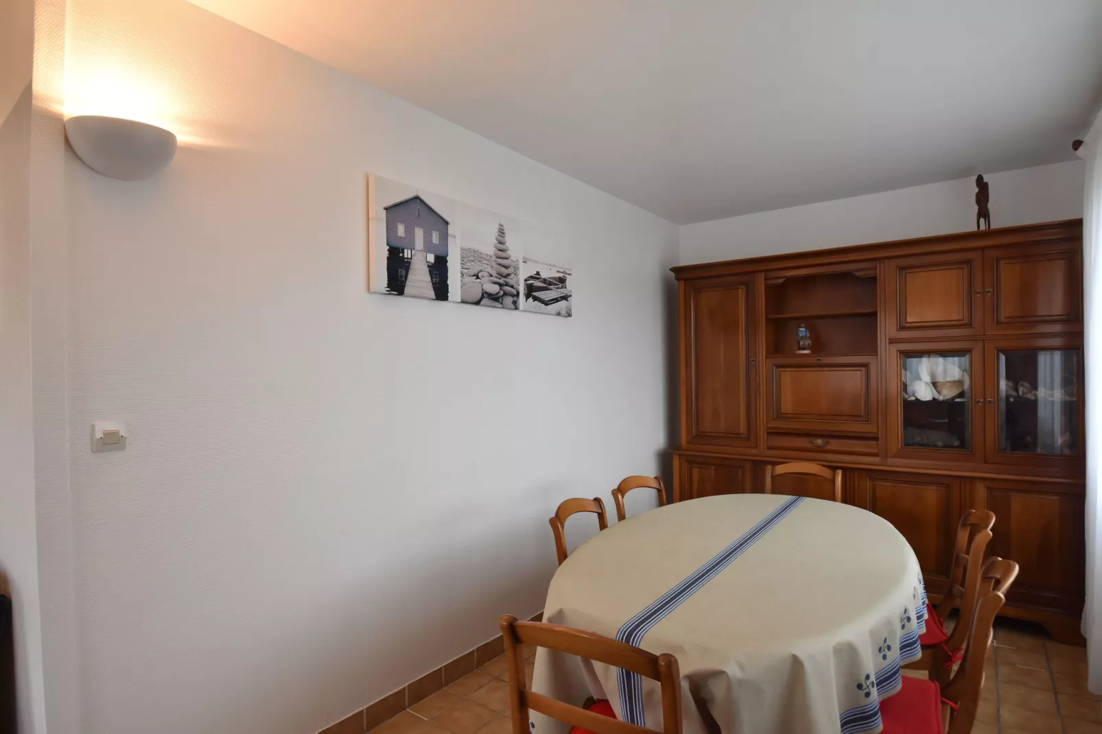 Rayon Vert-Dining room