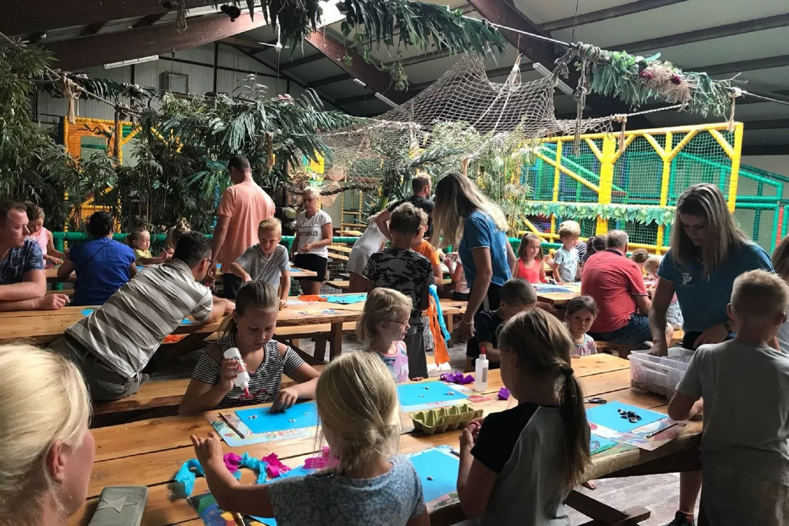 Vakantiepark Eiland van Maurik 7-Parkeinrichtungen