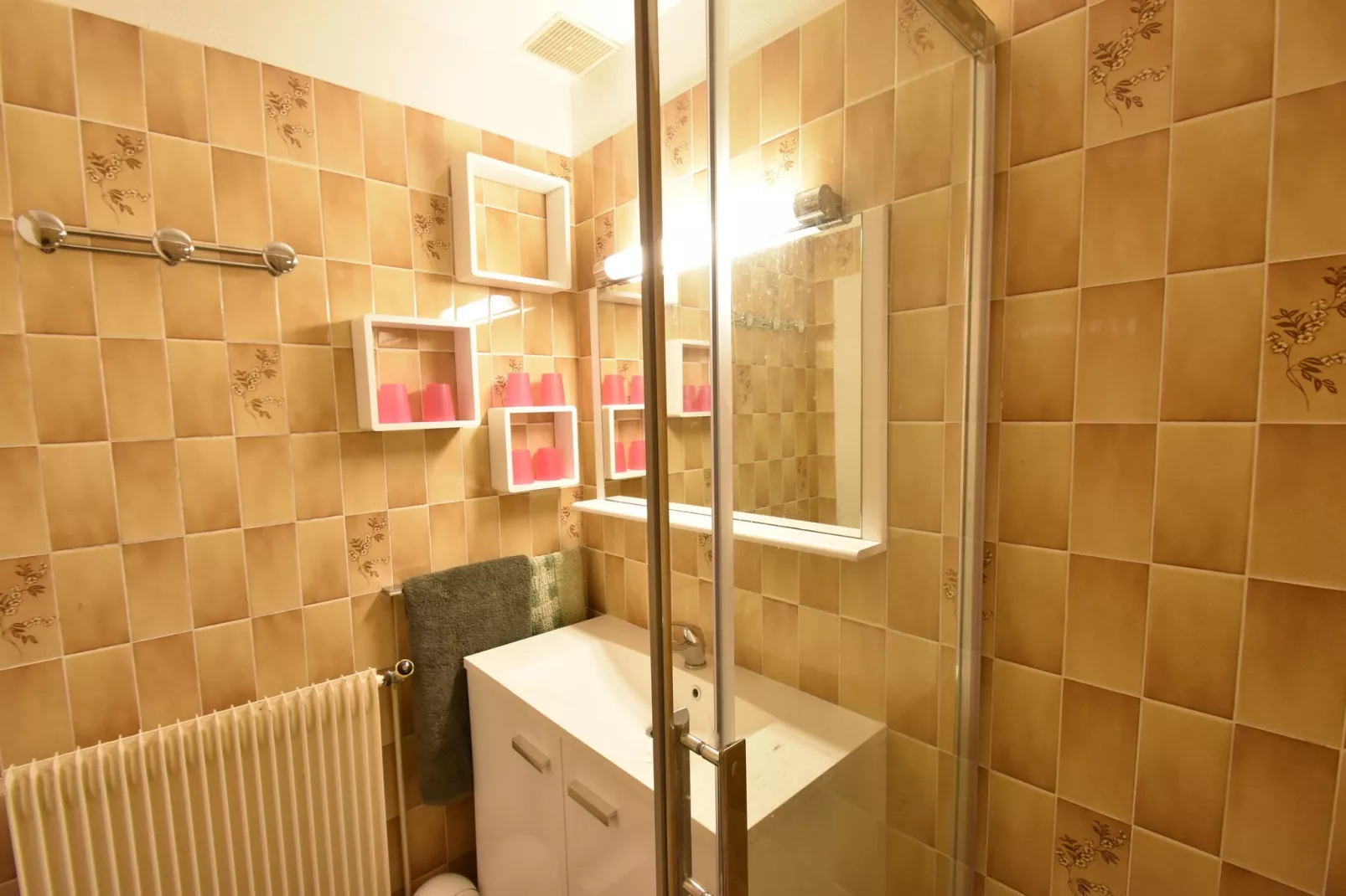 Rayon Vert-Bathroom