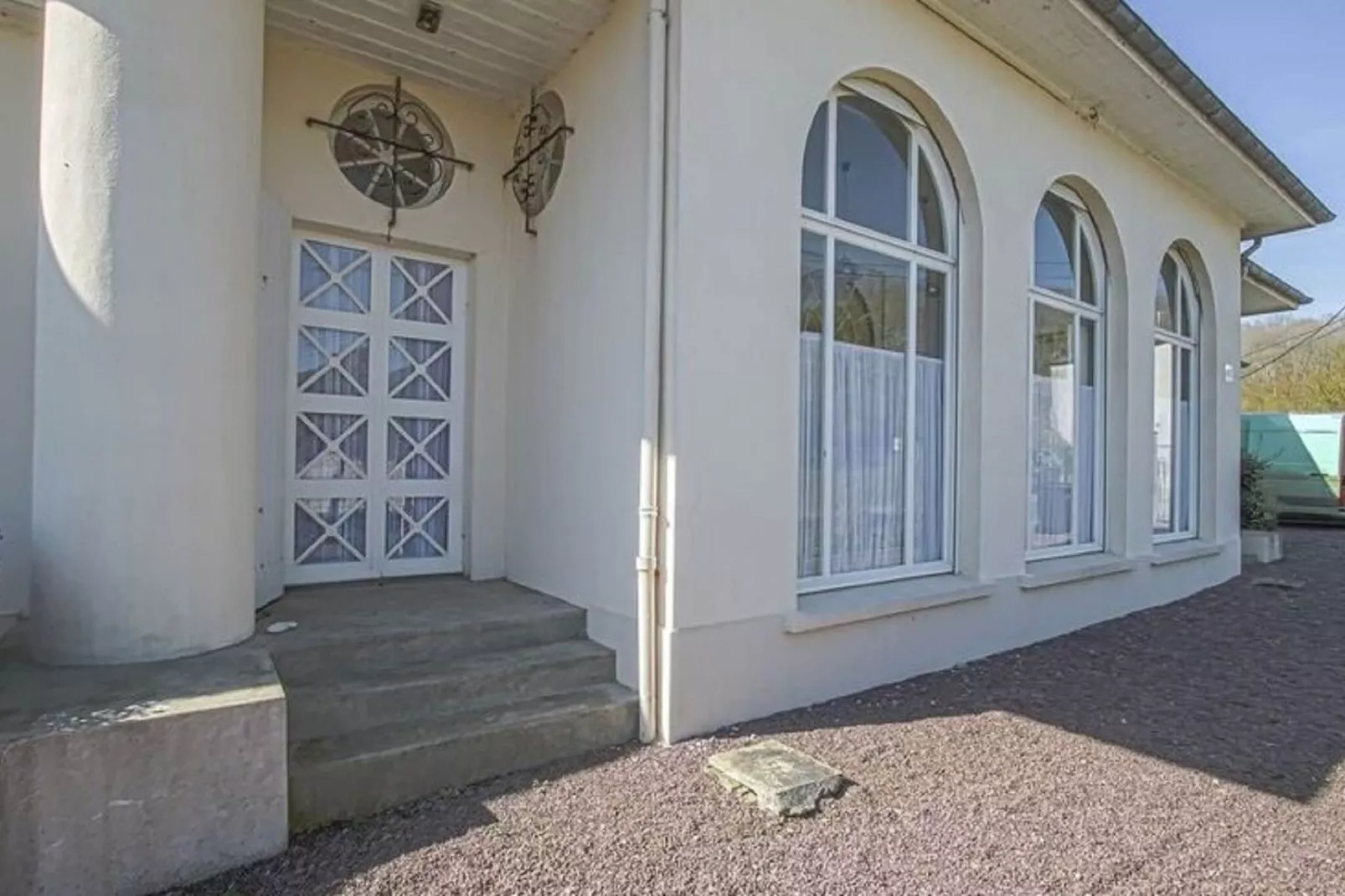 GUYBERNINE MAISON-Reception hall