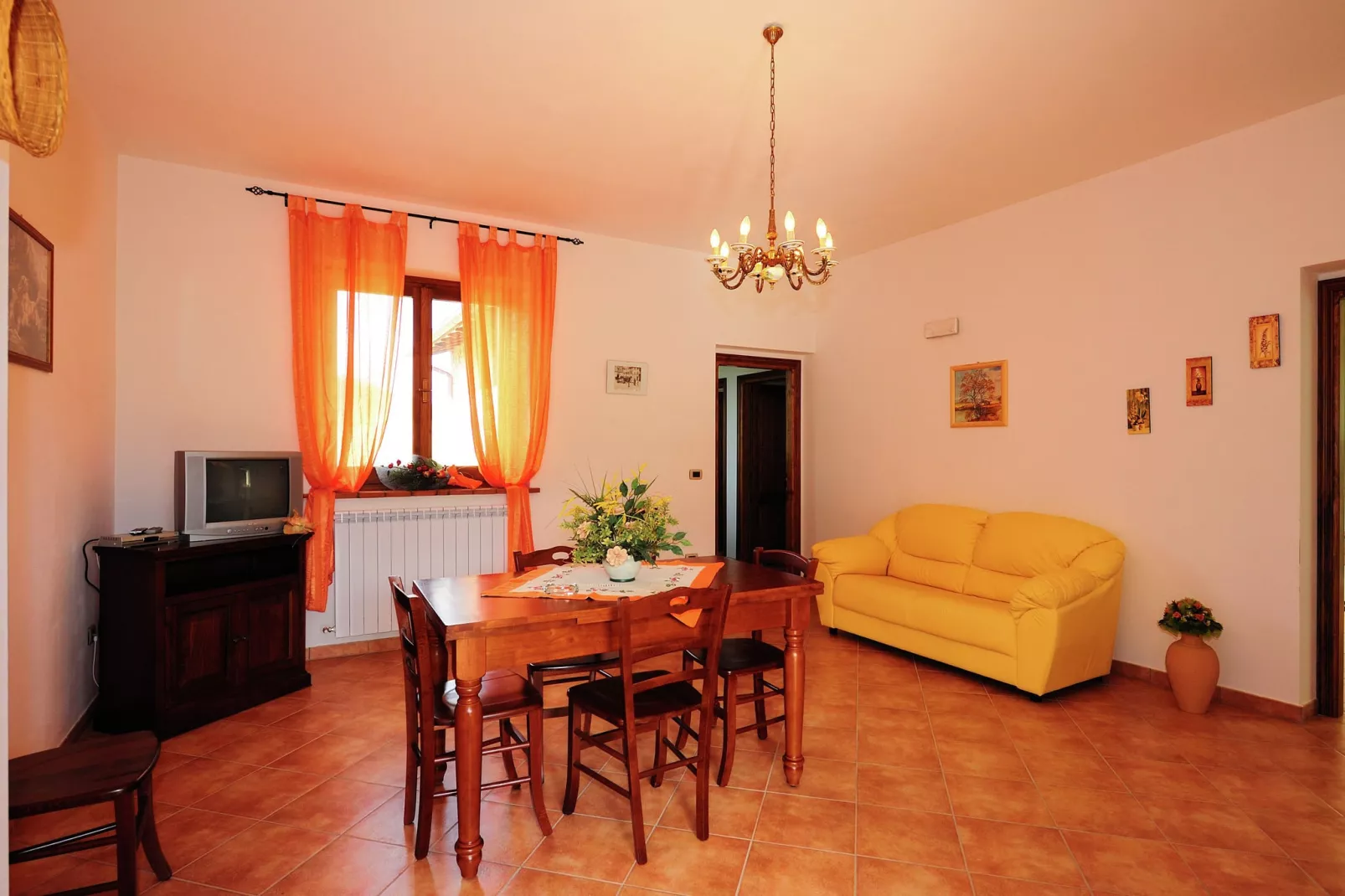 Pertinace-Living room