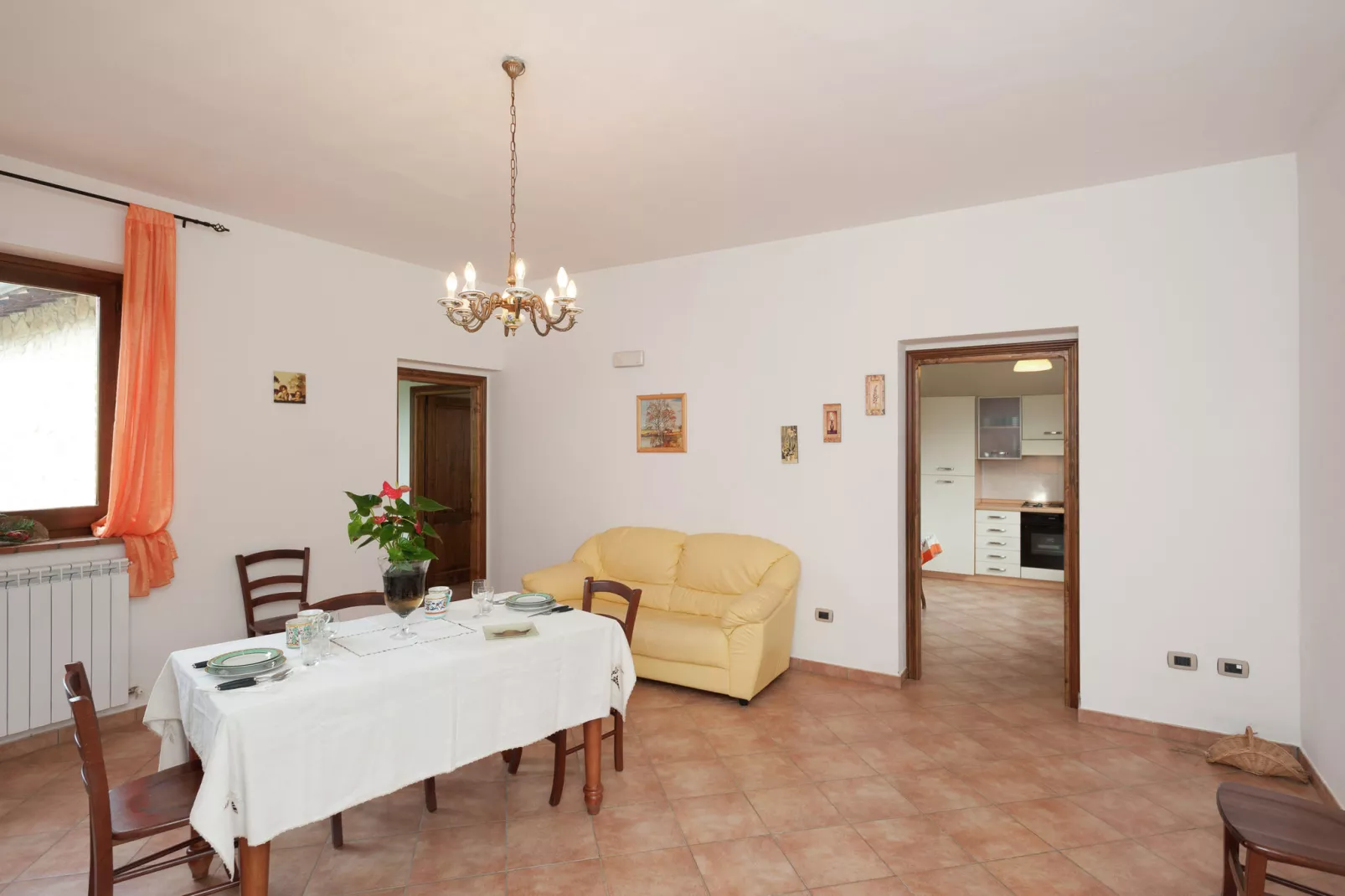 Pertinace-Dining room