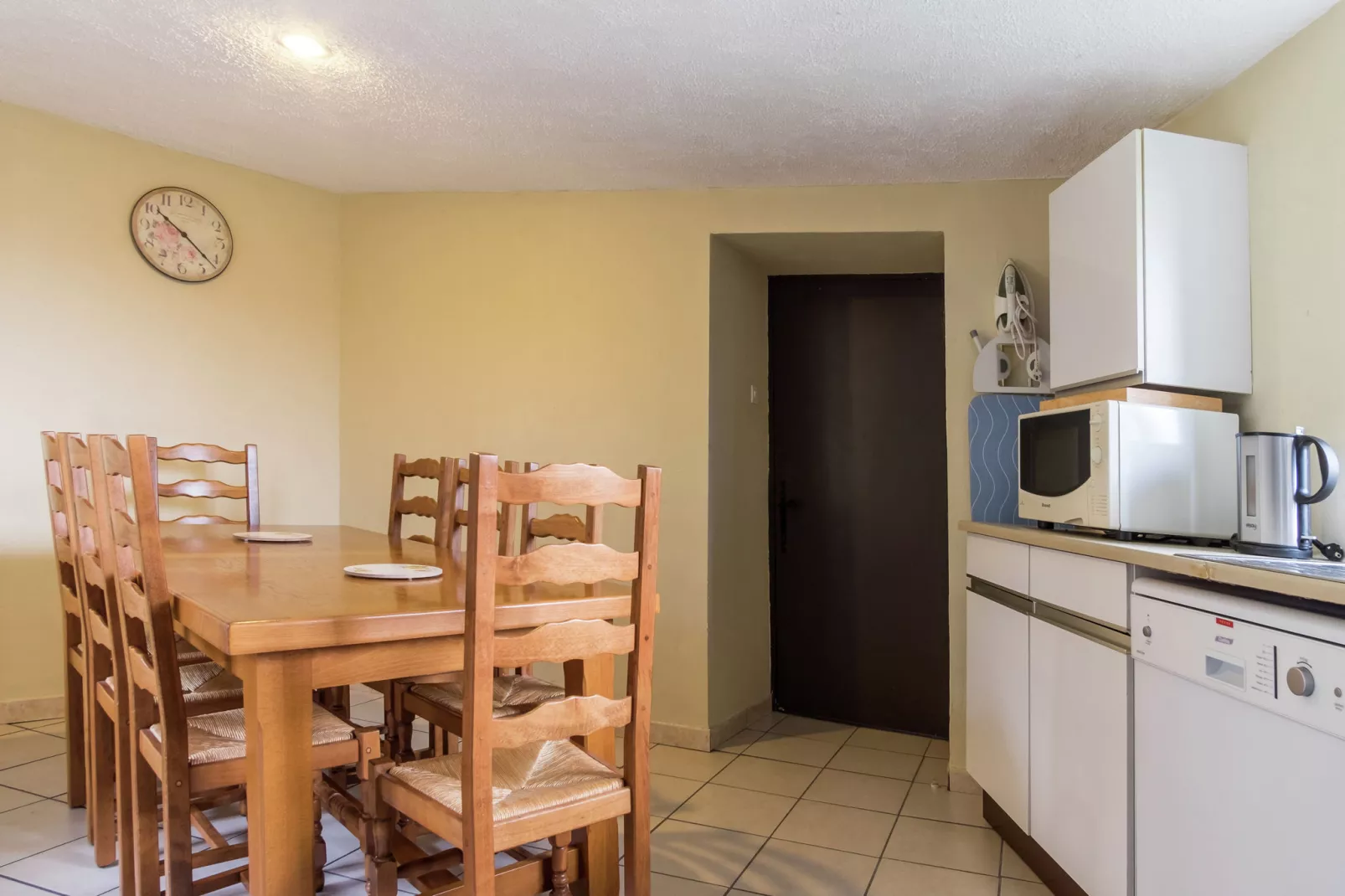 Maison de vacances Sourdeval les Bois-Dining room