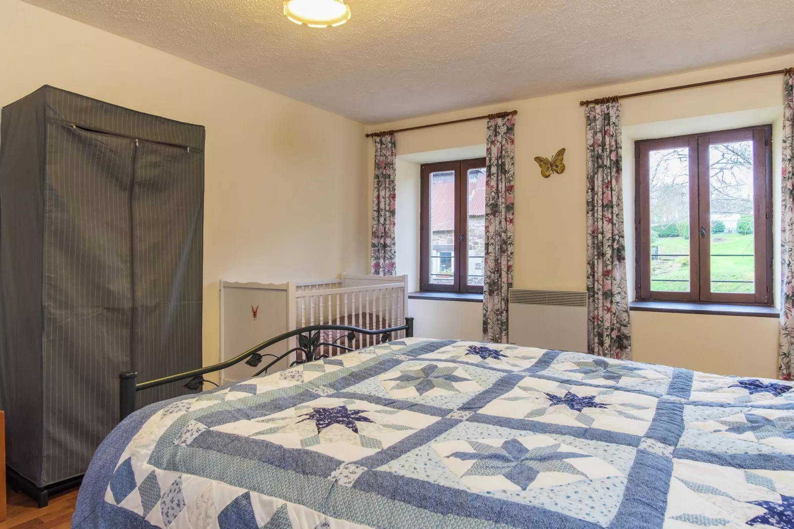 Maison de vacances Sourdeval les Bois-Bedroom