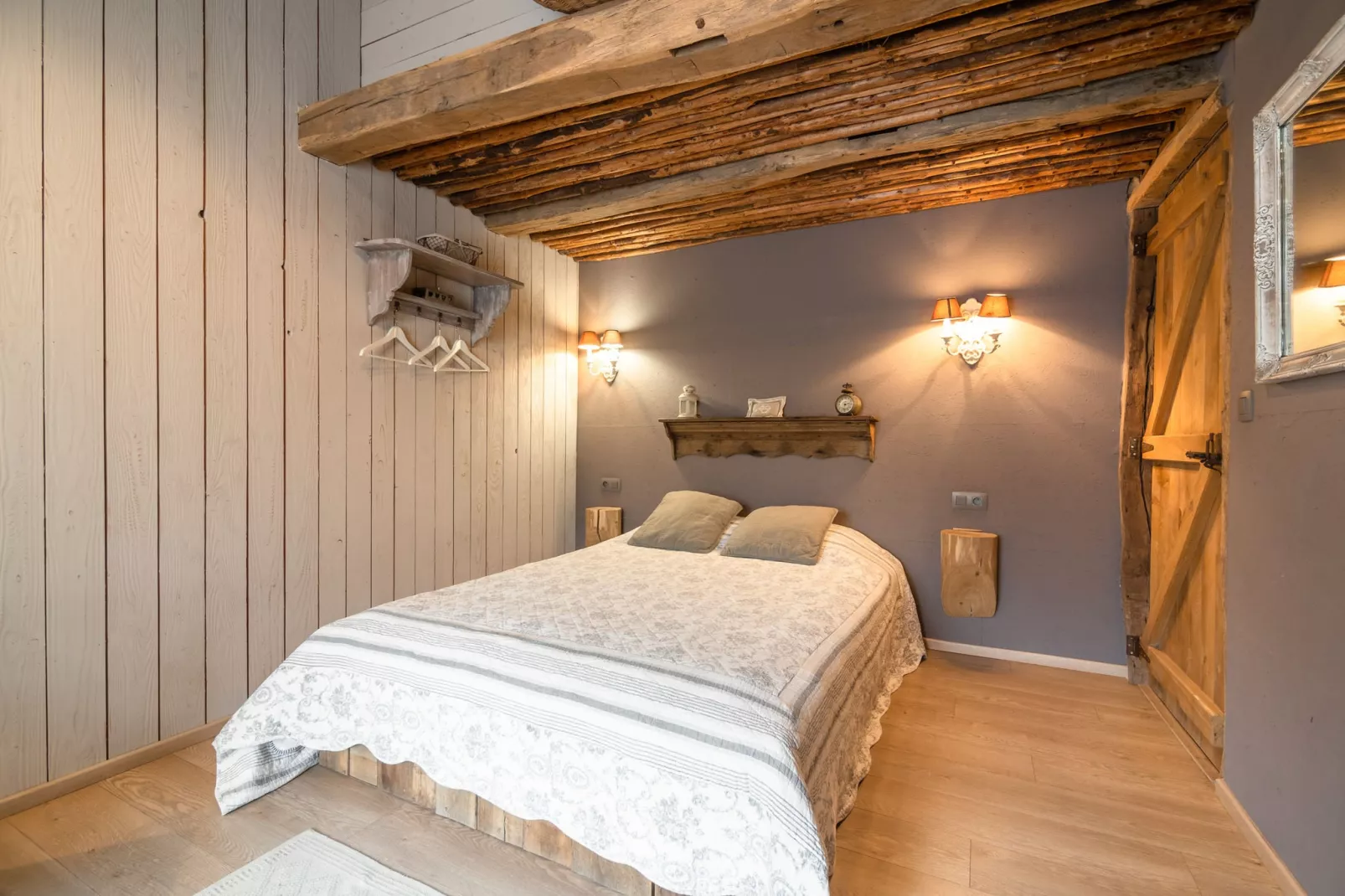 Le Ry de Chavan-Bedroom