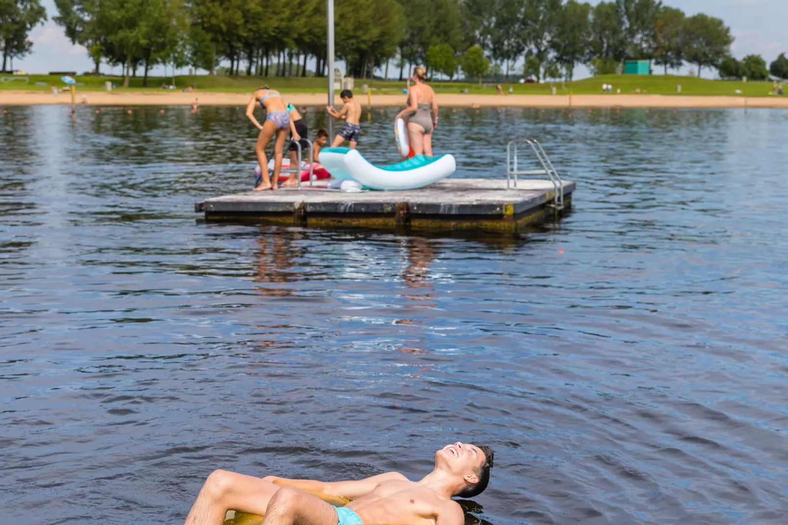 Vakantiepark Eiland van Maurik 8-Park facilities