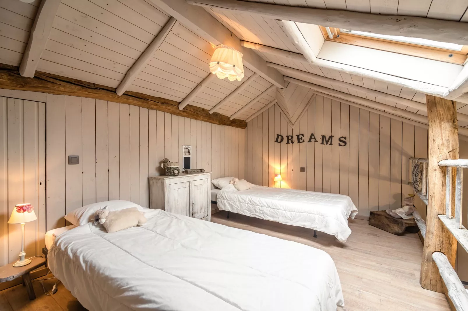 Le Ry de Chavan-Bedroom