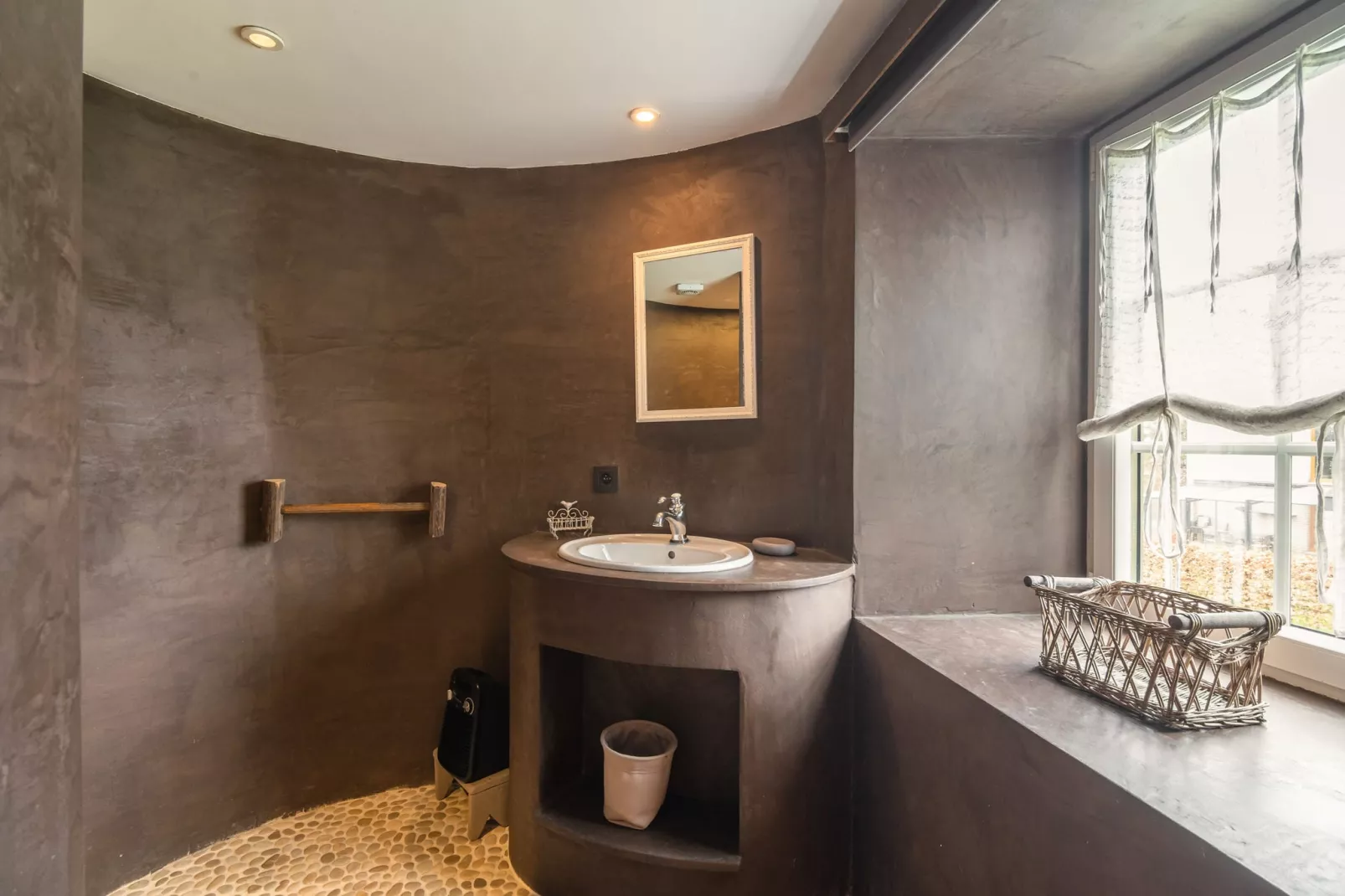 Le Ry de Chavan-Bathroom