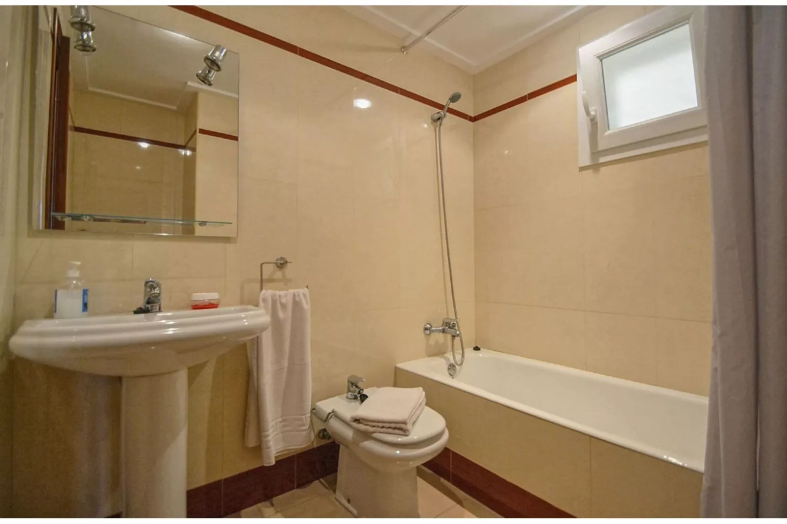 Minimal-Bathroom