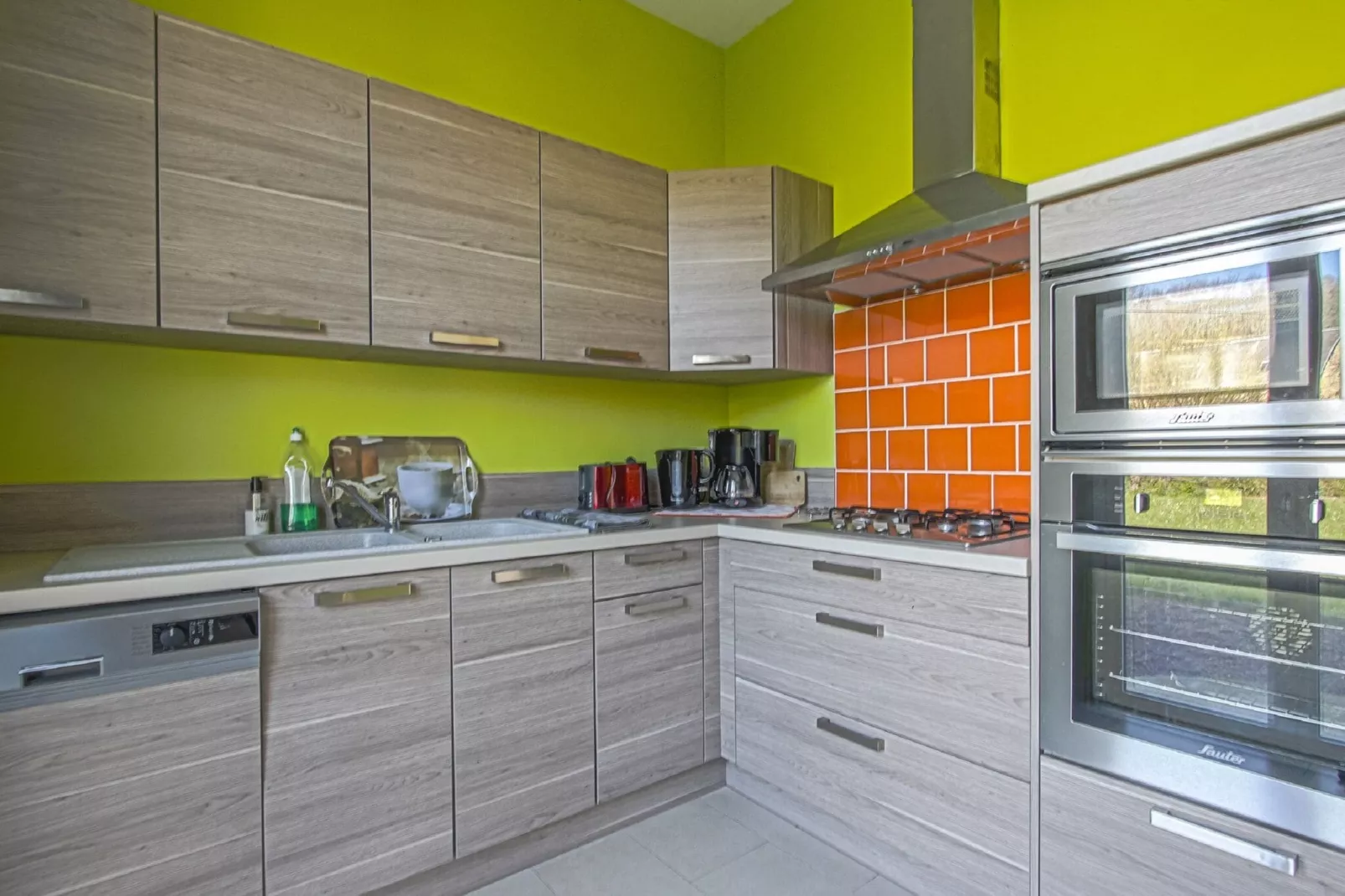 GUYBERNINE BASSIN-Kitchen