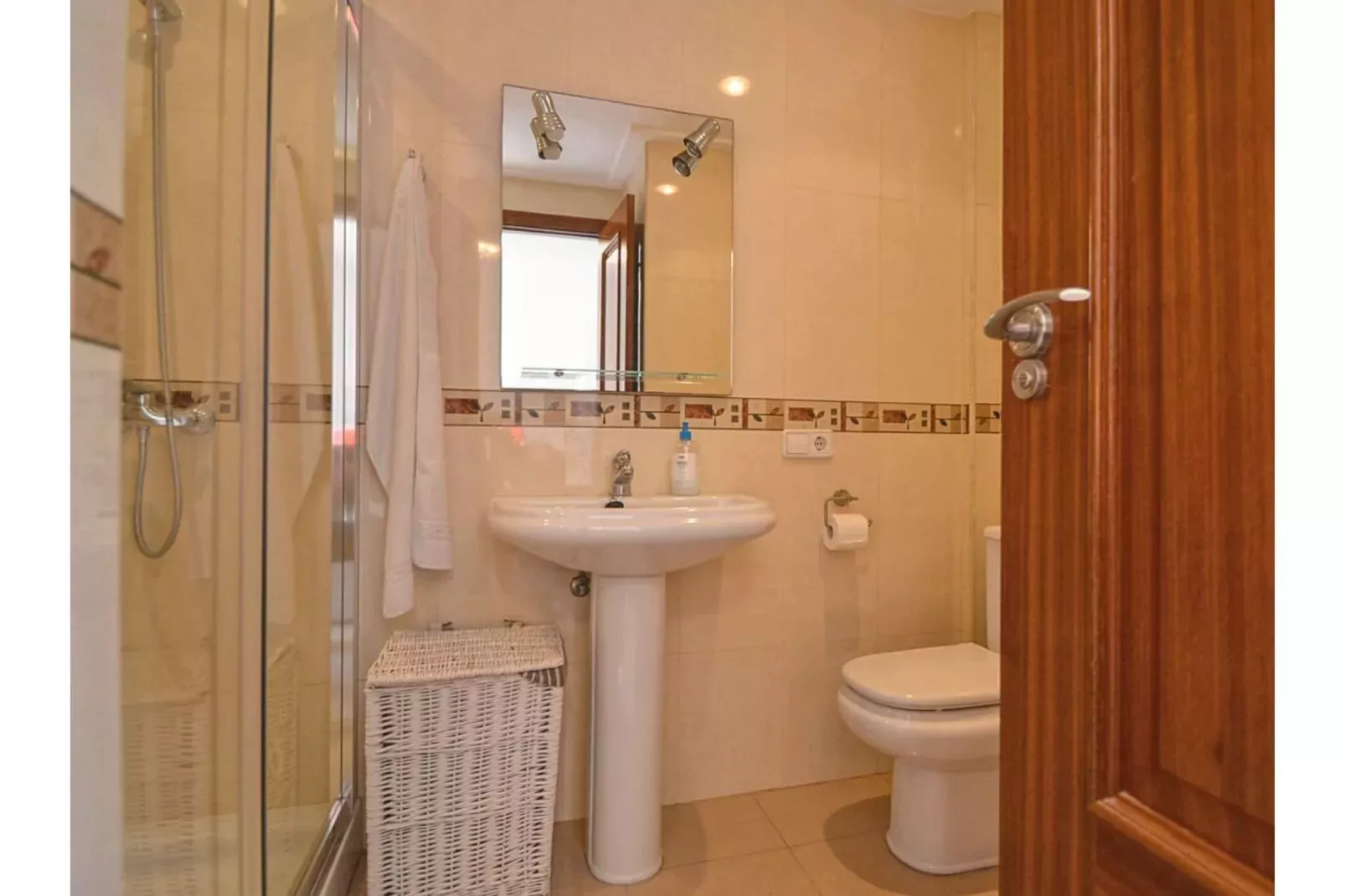 Minimal-Bathroom